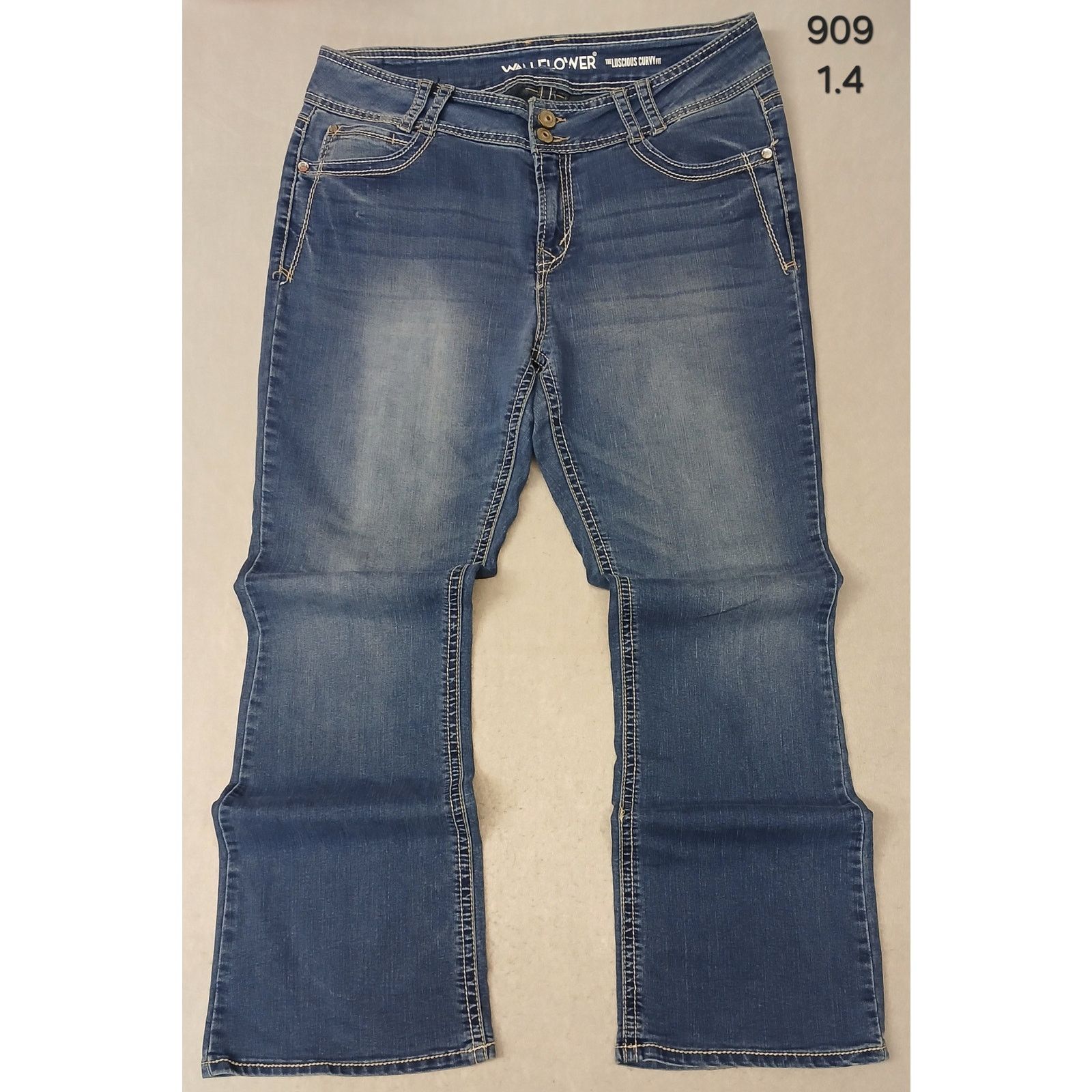 Other Wallflower (15R) Women's Curvy Fit Boot Cut Blue Denim Jeans Size 40" / US 18 - 1 Thumbnail