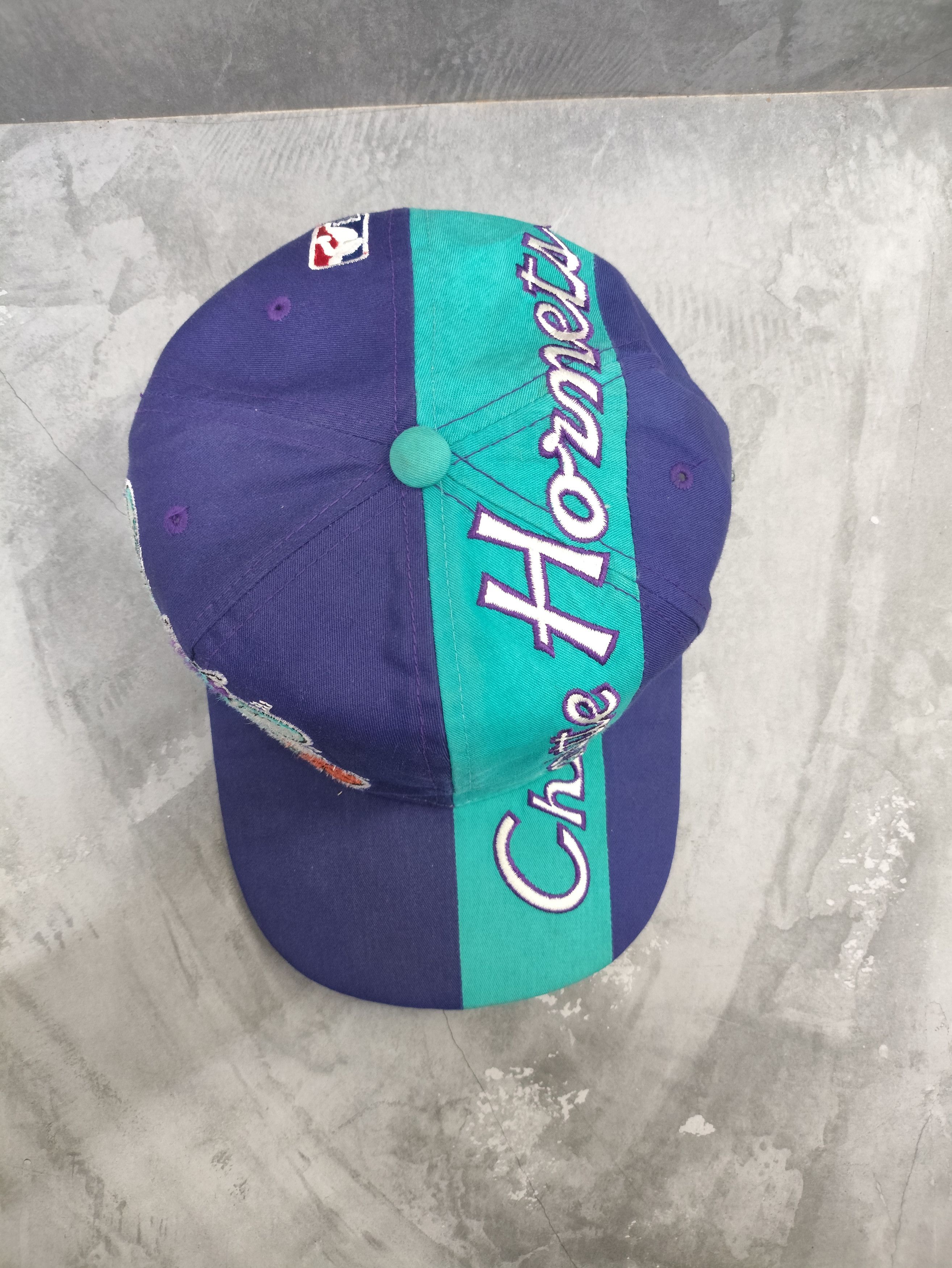 Sports Specialties Vintage Charlotte Hornets 90's Official NBA Big Logo Cap Size ONE SIZE - 5 Thumbnail
