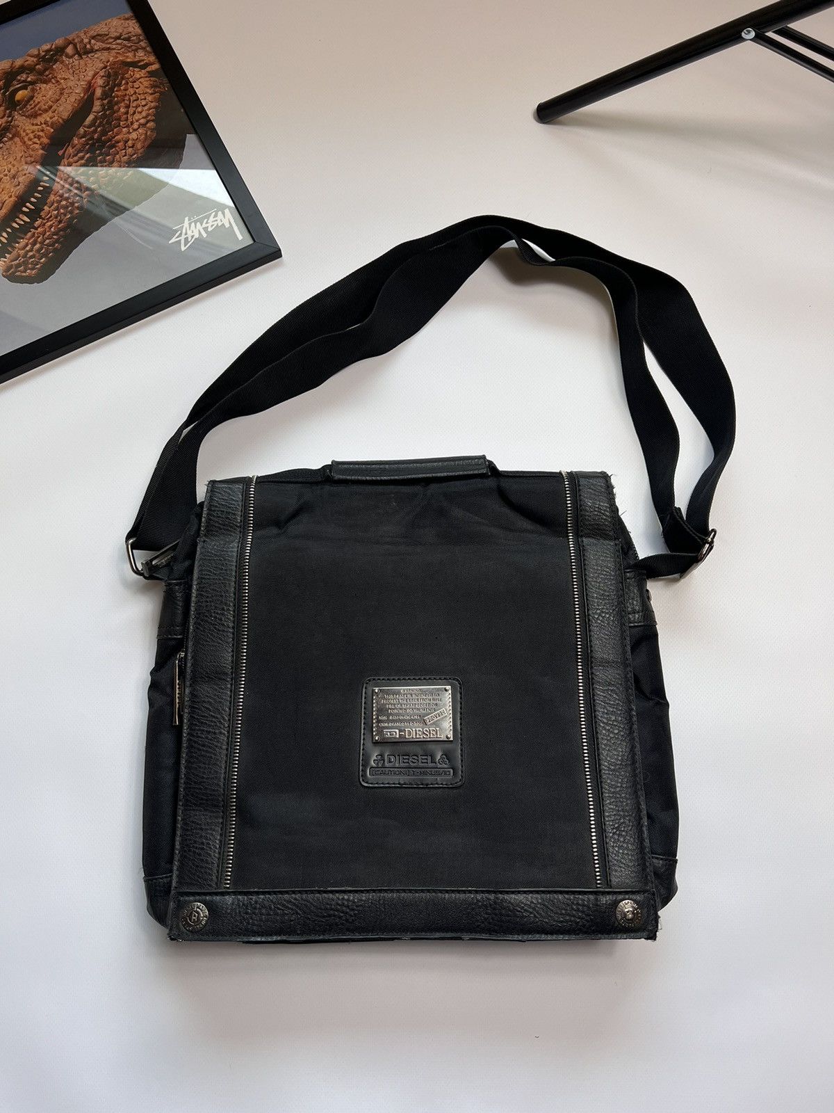 バッグ OLD DIESEL leather messenger bag black OLD DIESEL leather messenger bag black