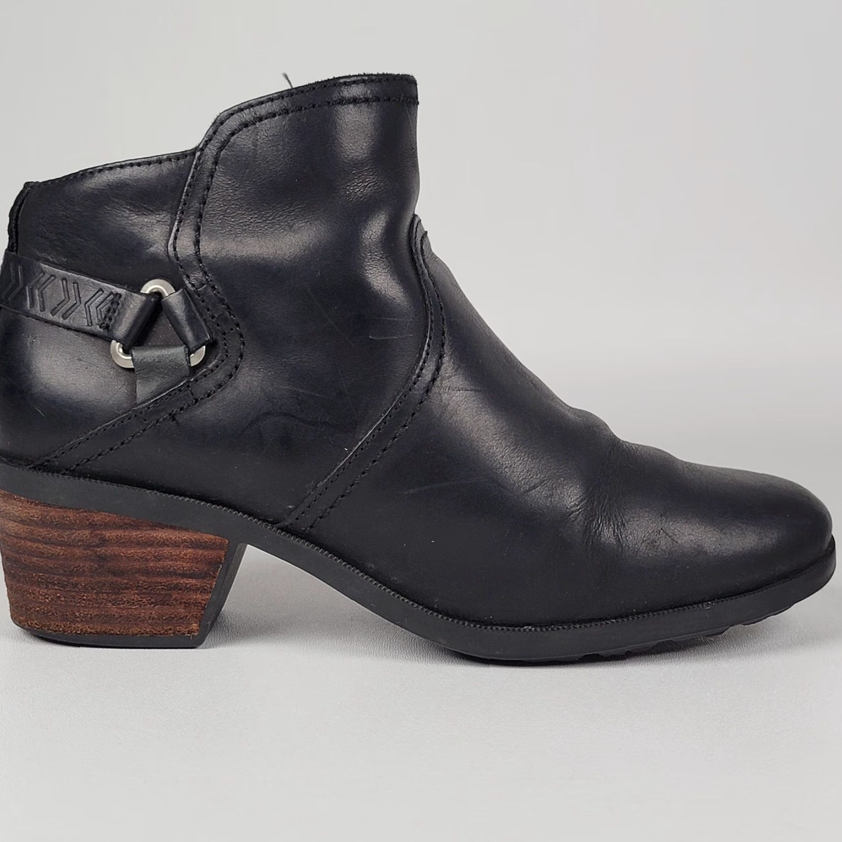 Teva Teva Women's Foxy Black Leather Side Zip Ankle Boots Bootie, Booties, Casual, Travel, Workwear, 9, US Size 9, Leather, Block Heel, Mid (2-2.9 in) Size US 9 / IT 39 - 4 Thumbnail