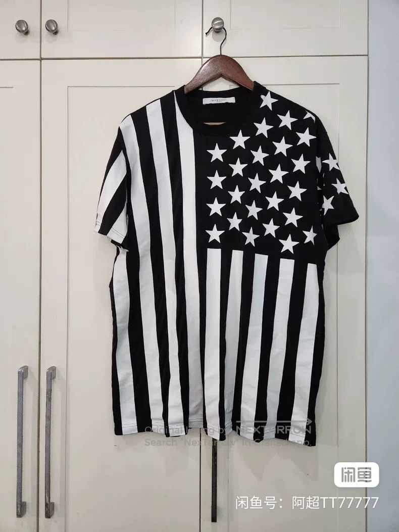 Givenchy Givenchy White Striped Star Black Cotton Crew Neck Short S Size US S / EU 44-46 / 1 - 1 Thumbnail