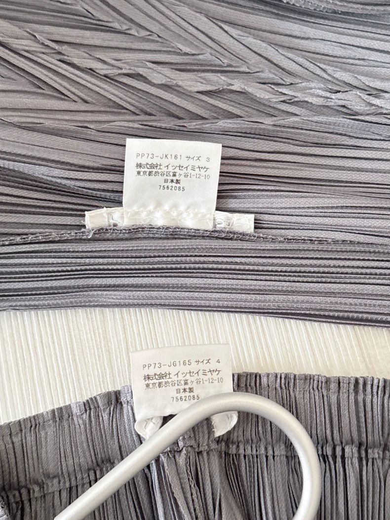 Issey Miyake Issey Miyake size:3 Grey pleated short-sleeved shirt Size S / US 4 / IT 40 - 5 Thumbnail