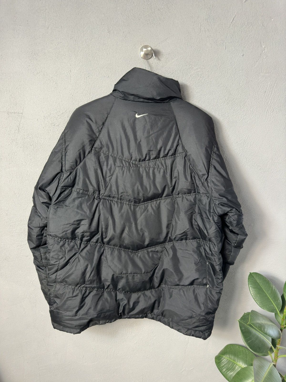 Nike × Vintage Nike Vintage Y2K Distressed Puffer Jacket Size US L / EU 52-54 / 3 - 8 Thumbnail