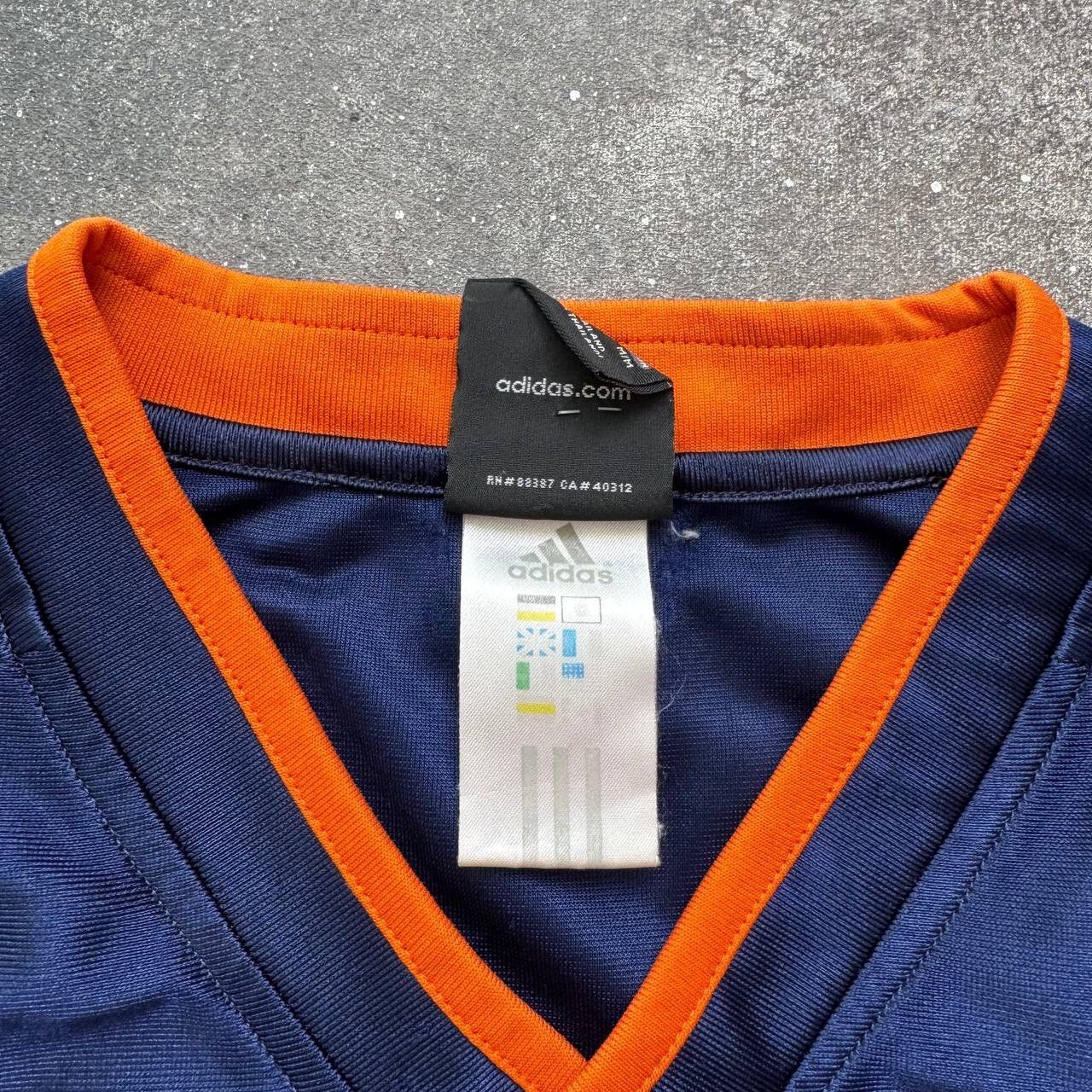 Adidas × Vintage Adidas 00’s Vintage Retro Basketball Jersey Size US M / EU 48-50 / 2 - 11 Thumbnail