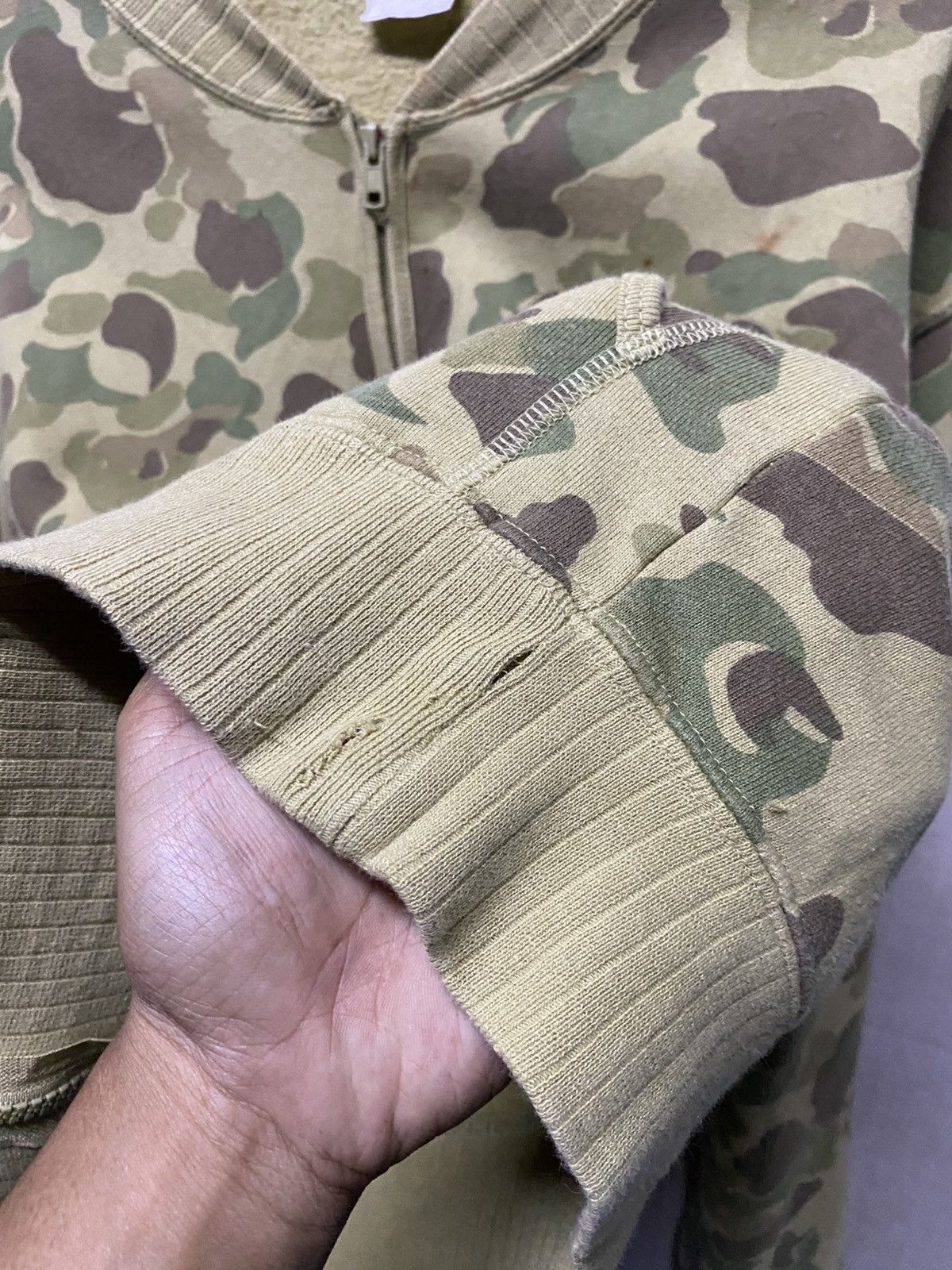 Japanese Brand CAB Clothing Duck Camo Vneck Sweater Size US M / EU 48-50 / 2 - 9 Thumbnail