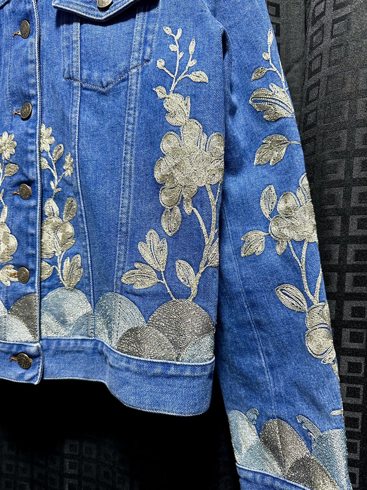 Gucci Gucci embroidered denim jacket Size S / US 4 / IT 40 - 3 Thumbnail