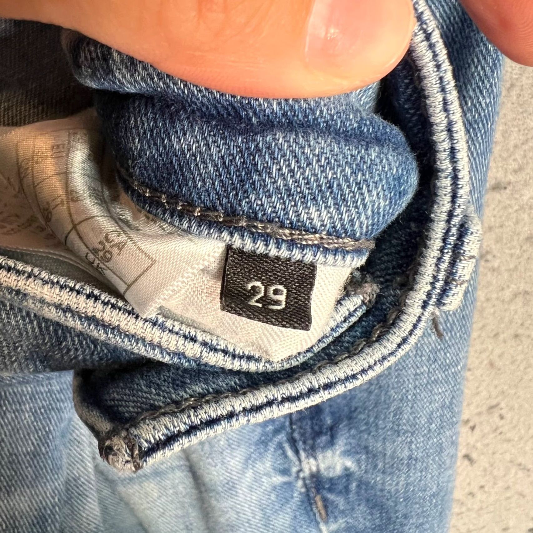 Guess GUESS Jeans Men Slim Tapered Denim Jeans Size 29 Blue Regular Inseam 32 Vintage/Used 8/10 Mens Size US 29 - 5 Thumbnail