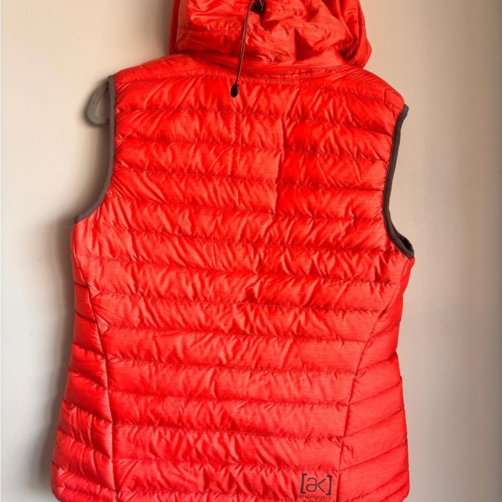Burton AK BURTON Red Hooded Puffer Vest Size XL / US 12-14 / IT 48-50 - 1 Thumbnail