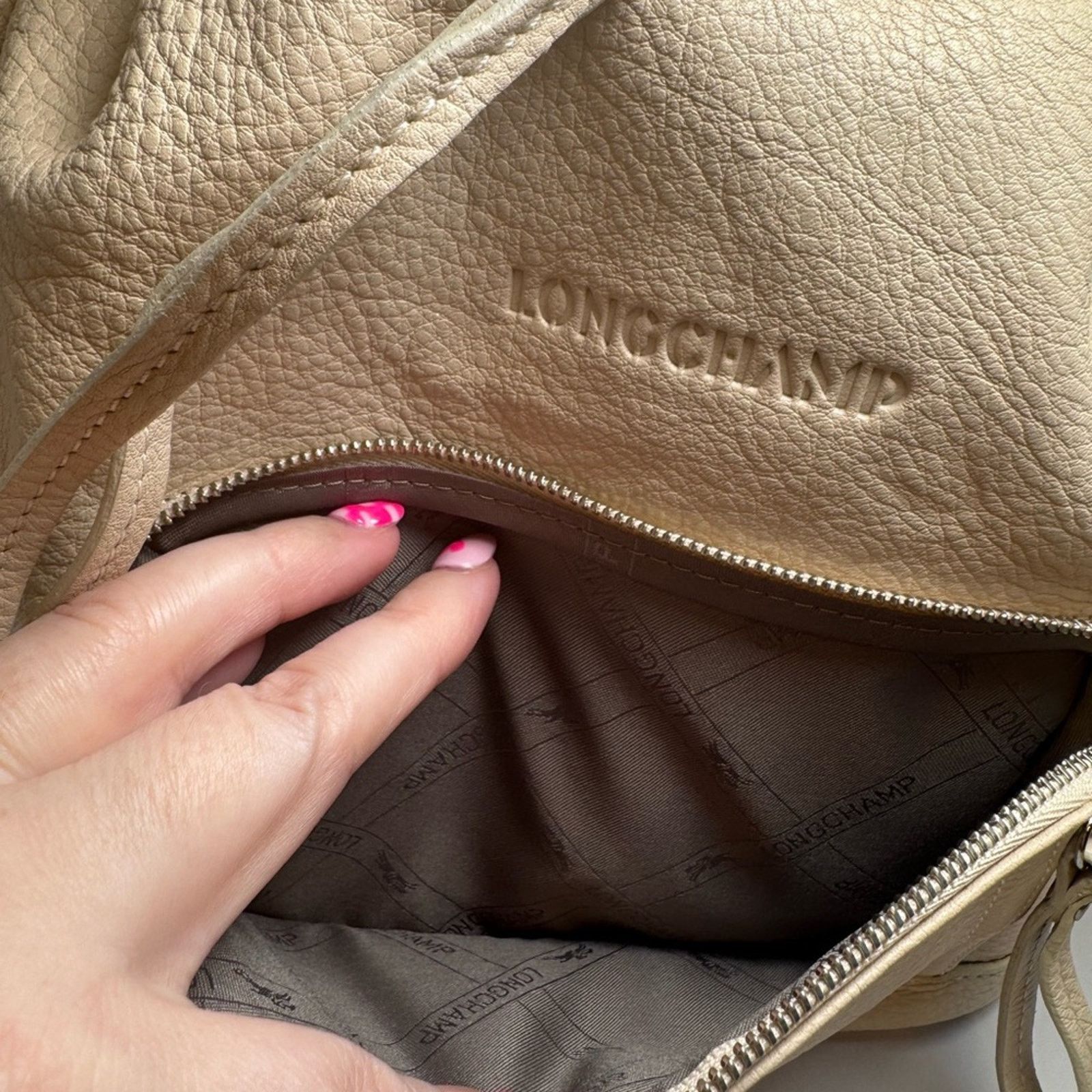 Longchamp Longchamp Drawstring Bucket Bag Crossbody Cream Leather Bag Size ONE SIZE - 14 Thumbnail