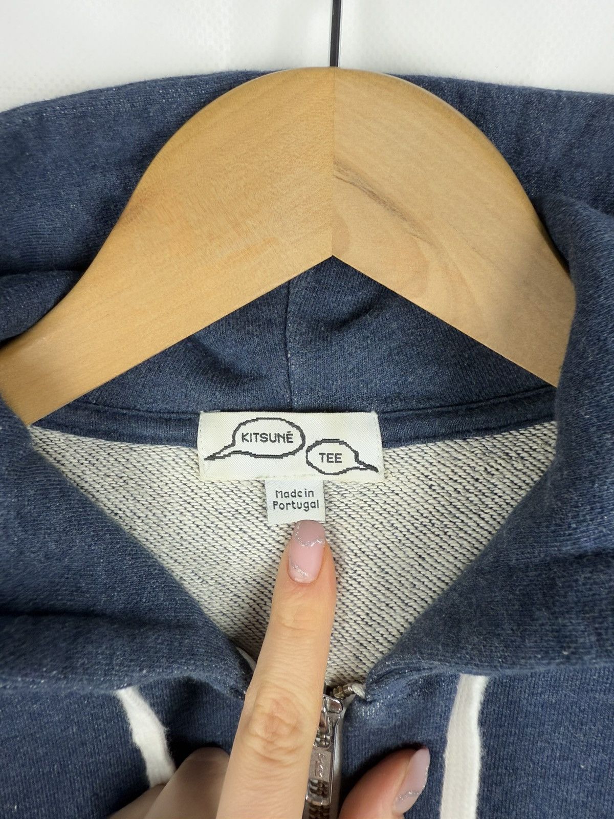 Maison Kitsune Maison Kitsune Parisien Logo Unisex Full Zip Hoodie Size Xs Size US XS / EU 42 / 0 - 10 Thumbnail