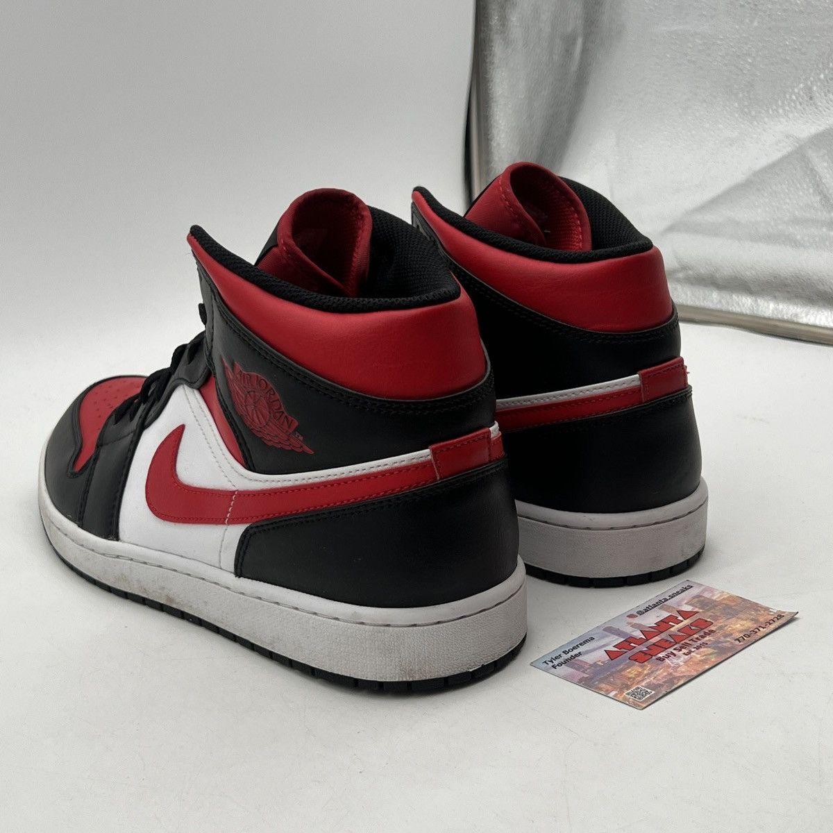 Nike Air Jordan 1 mid bred toe Size US 13 / EU 46 - 4 Thumbnail