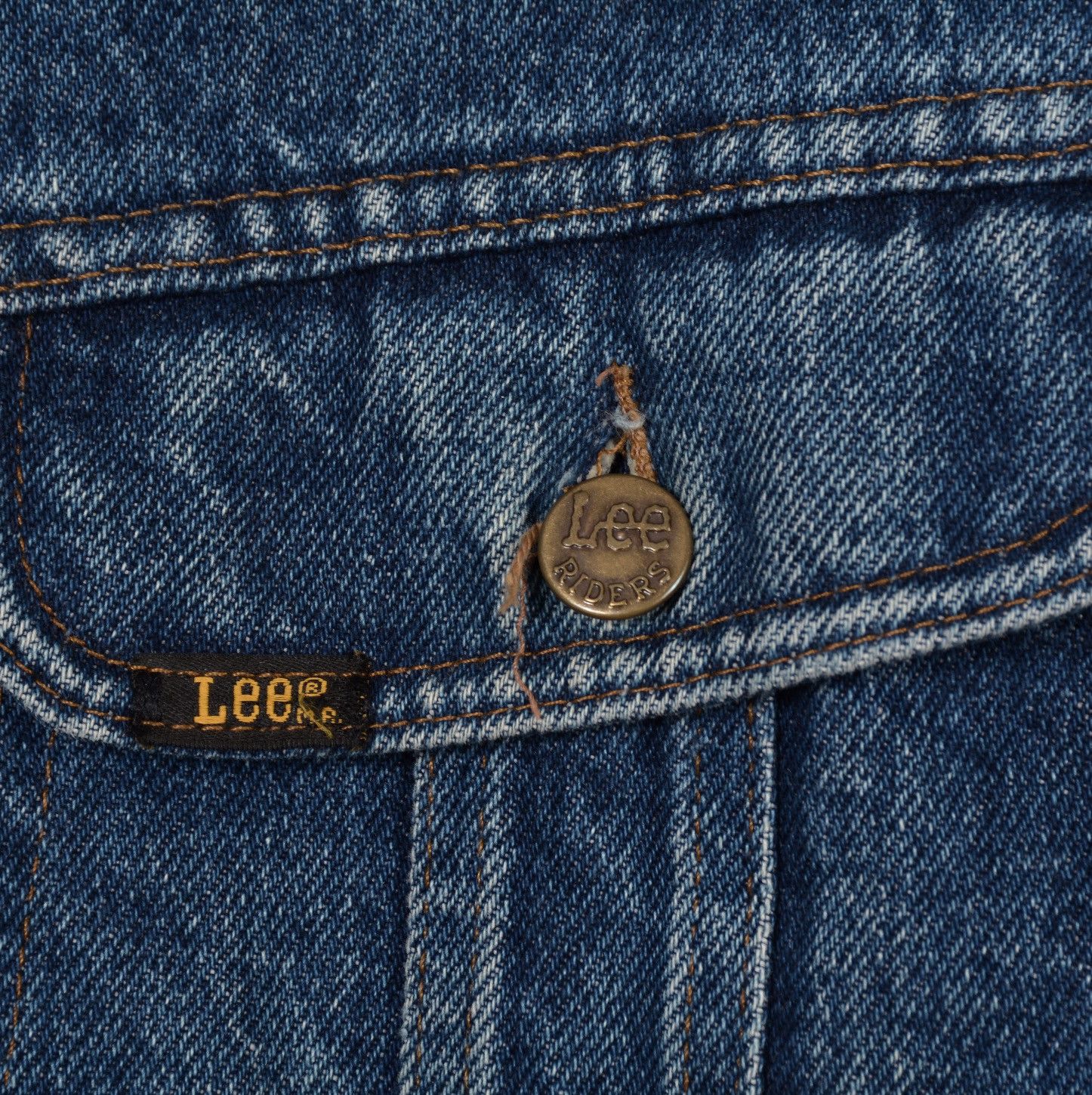 Lee Vintage denim trucker jacket by Lee Riders USA 1980 (2324) Size US L / EU 52-54 / 3 - 7 Thumbnail