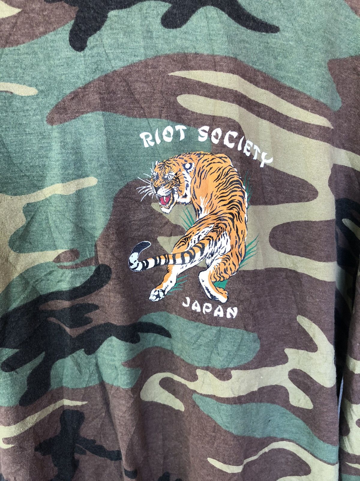 Riot Society Vintage Riot Society Tiger Japan Shirtt Tee Size US L / EU 52-54 / 3 - 4 Thumbnail