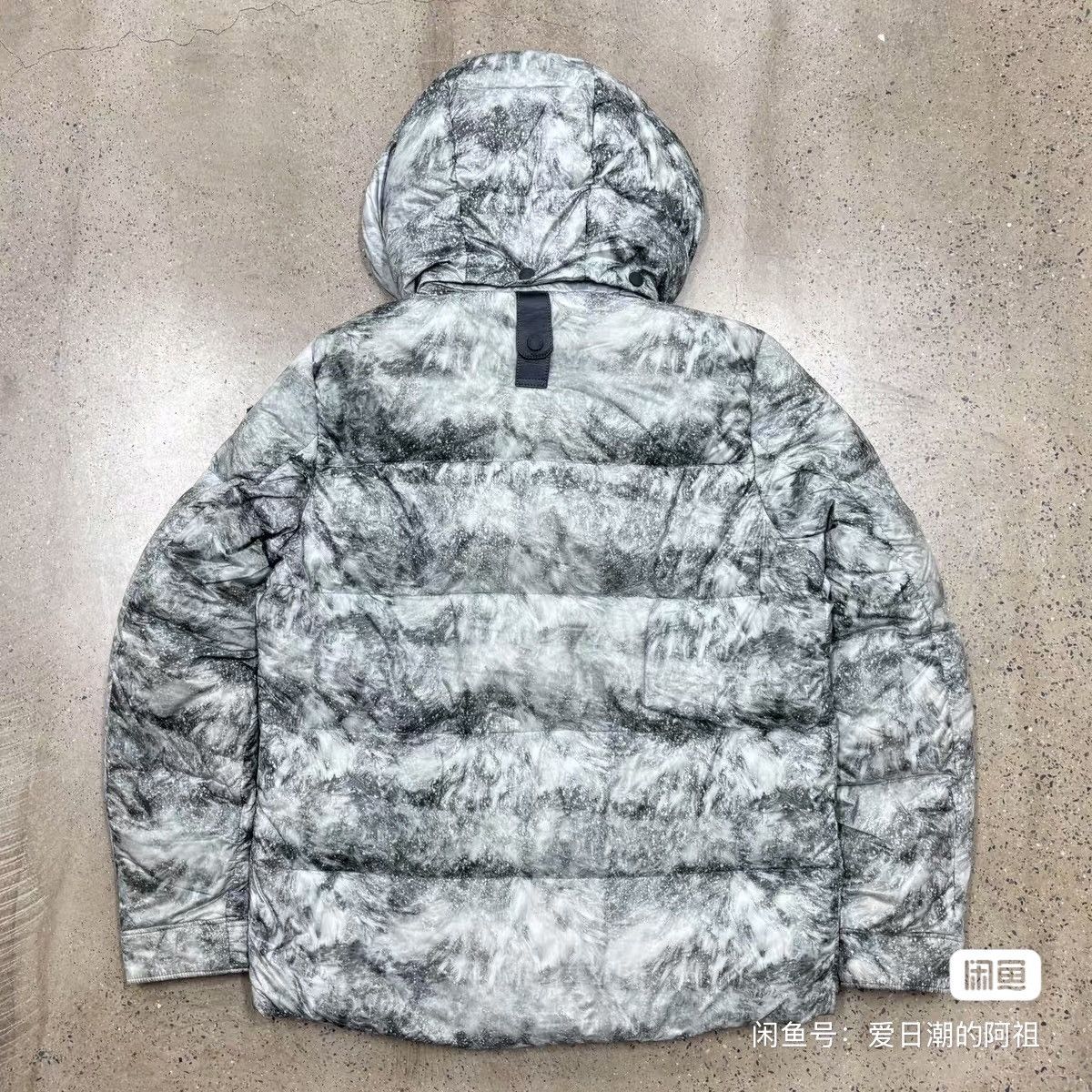 Moncler Moncler Down Jacket camo Size US S / EU 44-46 / 1 - 2 Thumbnail