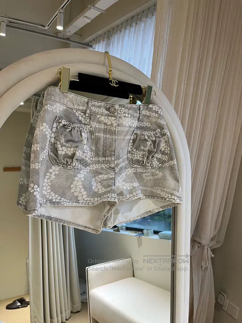 Chanel Chanel 25M Grey Printed Denim Shorts Size 26" / US 2 / IT 38 - 1 Thumbnail