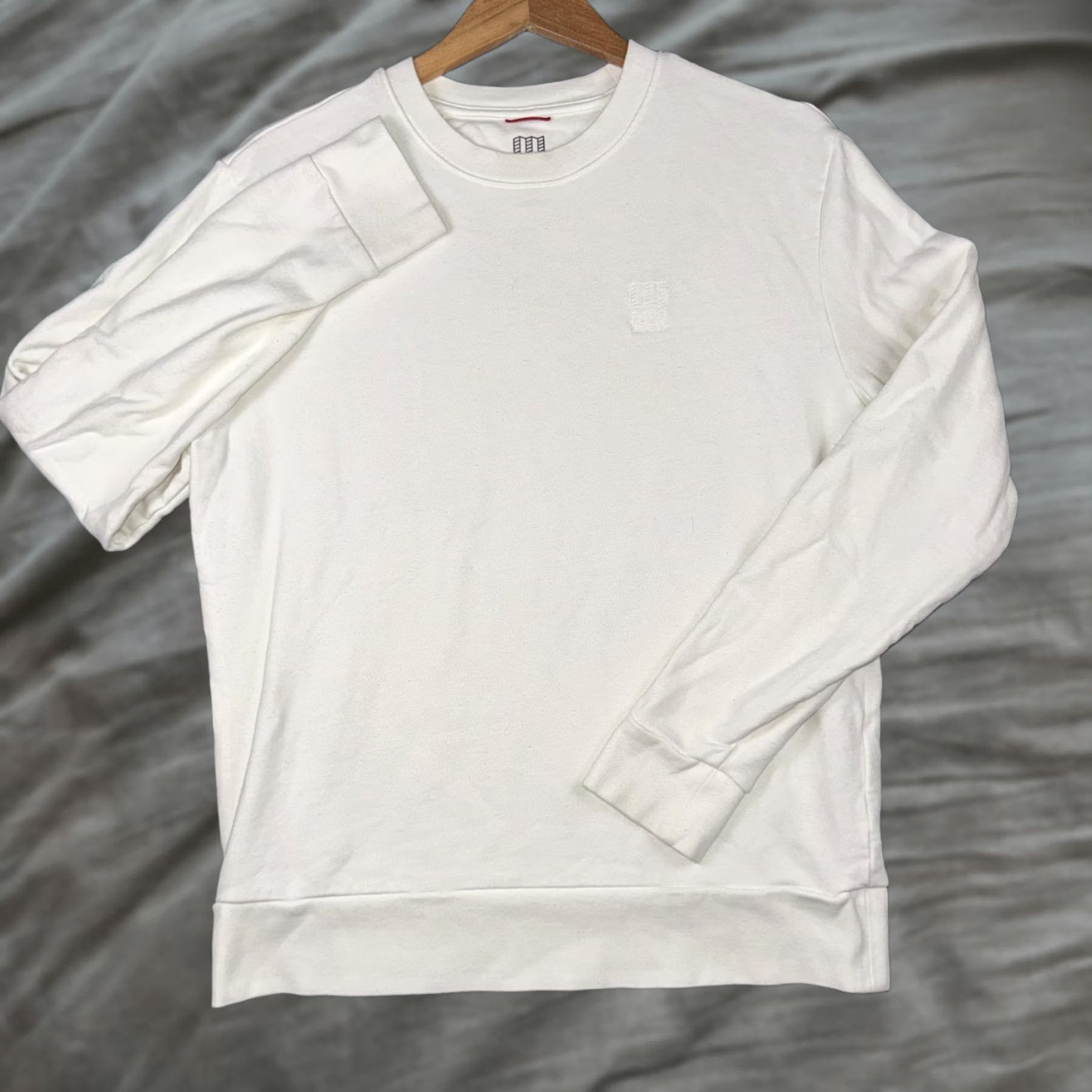 Topo Designs Topo Designs Sweatshirt Mens M White Crewneck Logo Pullover Organic Cotton Knit All Seasons Regular Fit Size US M / EU 48-50 / 2 - 1 Thumbnail