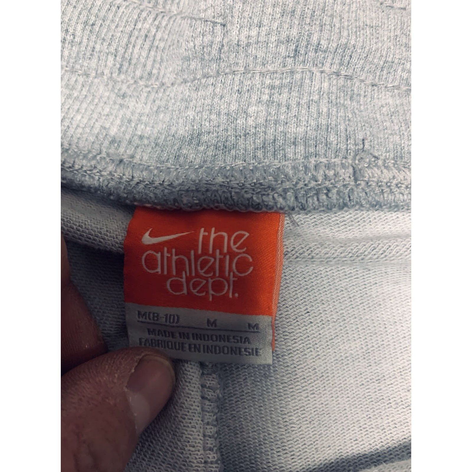 Nike VINTAGE Nike Athletic Dept Women's Pull On Cropped Pants Gray MED 8-10 Athletic Cropped Pants Women Gray Nike Dri-FIT Size 32" / US 10 / IT 46 - 3 Thumbnail