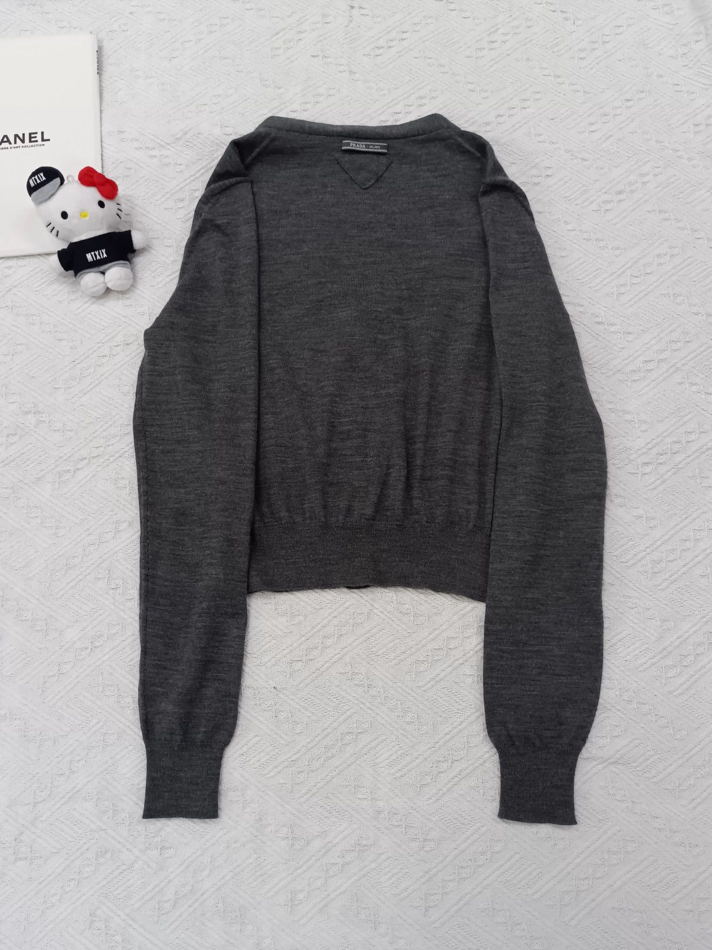 Prada Prada Women's Gray Wool Knit Cardigan Size 38 NWT Size XS / US 0-2 / IT 36-38 - 2 Thumbnail