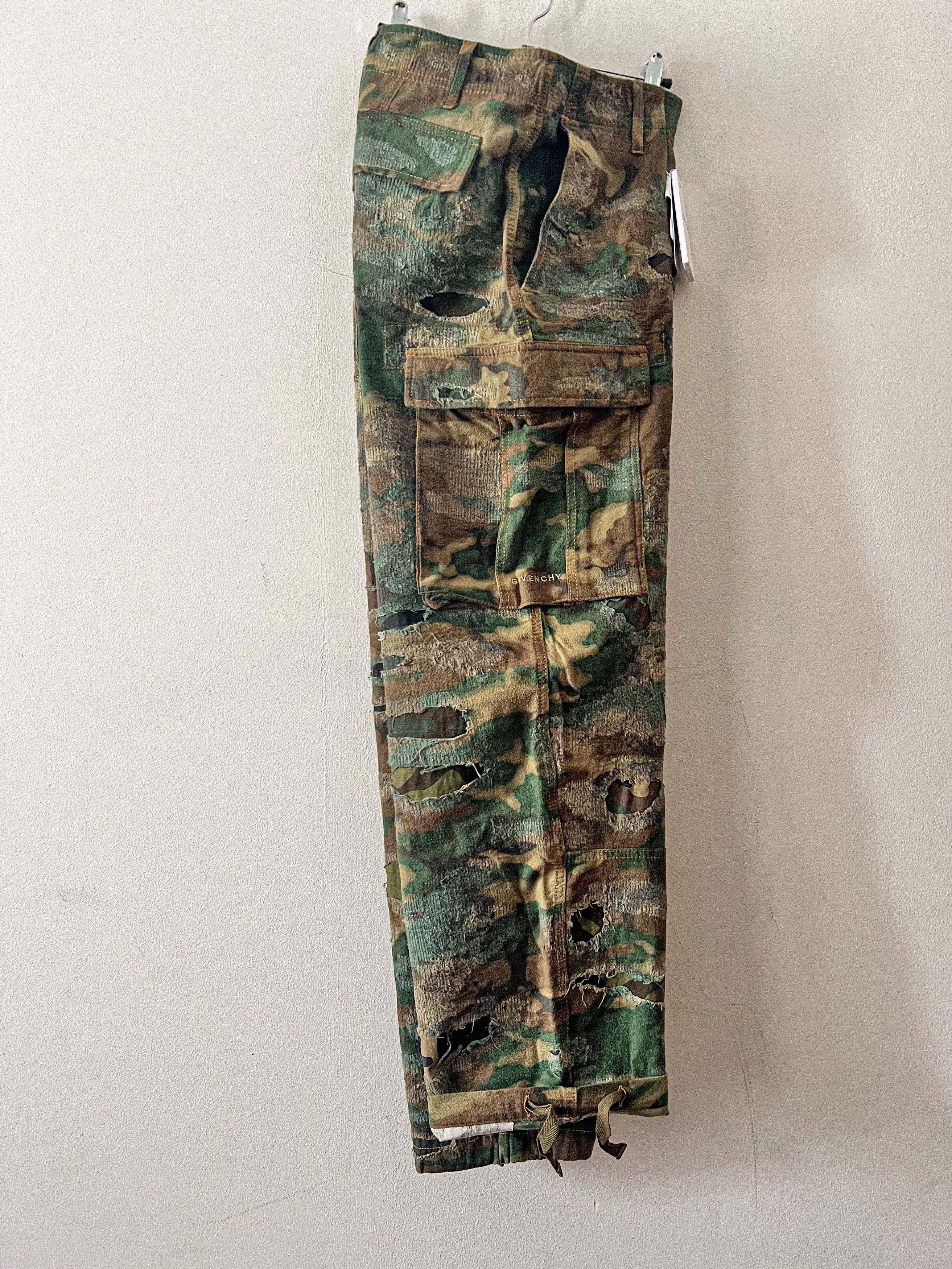 Givenchy Runway FW'23 Khaki Distressed Cargo Pants Size US 32 / EU 48 - 16 Thumbnail