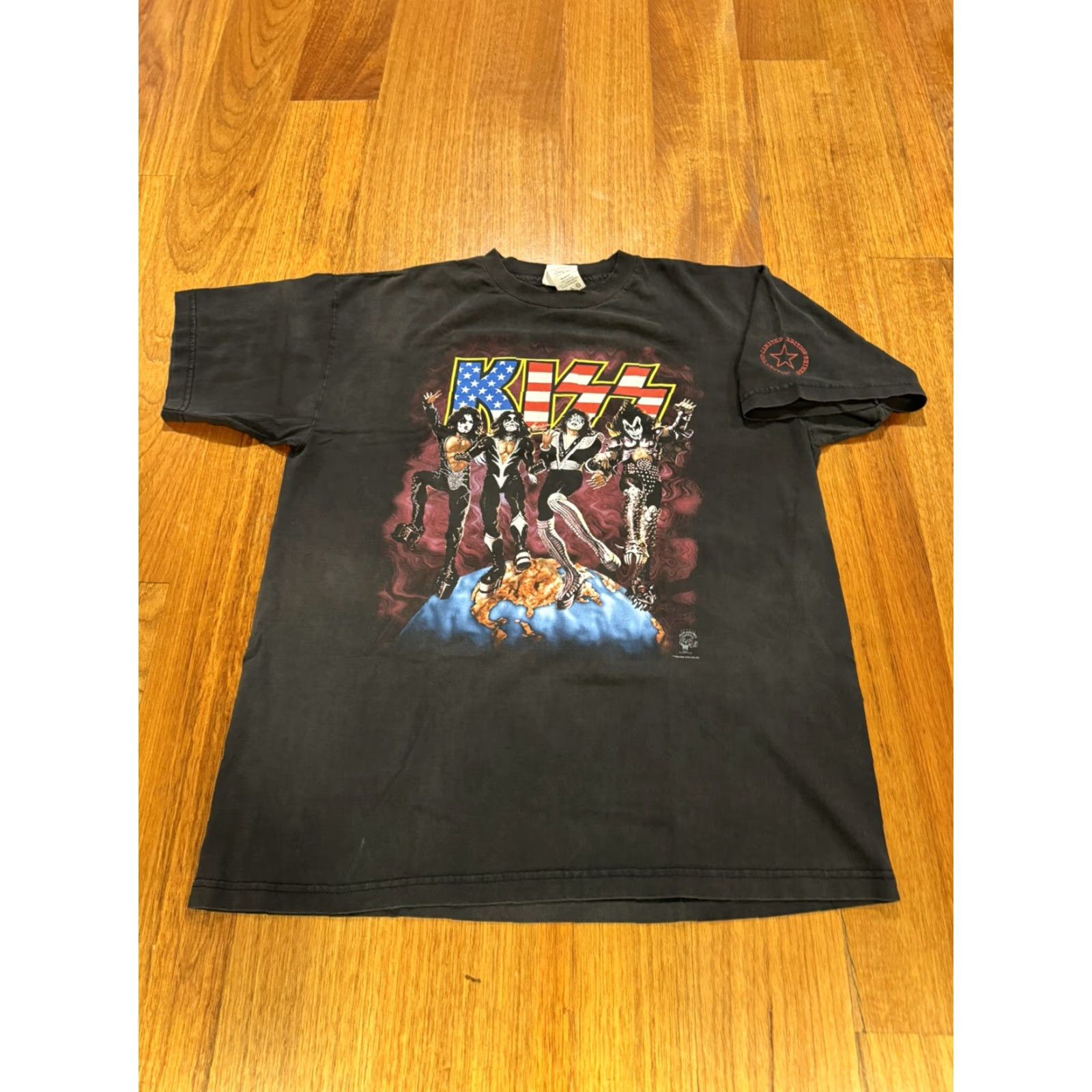 Vintage VINTAGE KISS T-SHIRT ALIVE WORLDWIDE LIMITED EDITION BLACK XL Cronies Men Short Sleeve Knit 100% Cotton Round Neck 1996 70s 80s 90s Band Rock Size US XL / EU 56 / 4 - 3 Thumbnail