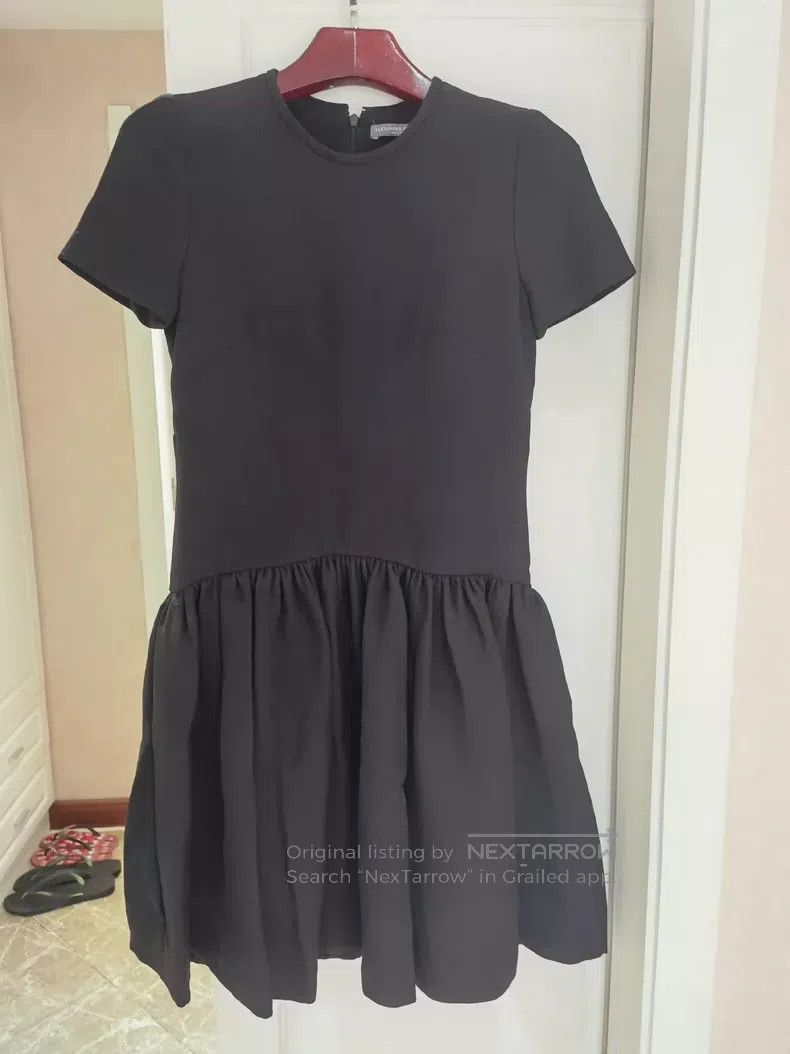 Alexander McQueen Alexander Mcqueen Main line black silk wool dress Size XXS / US 00 / IT 34 - 1 Thumbnail