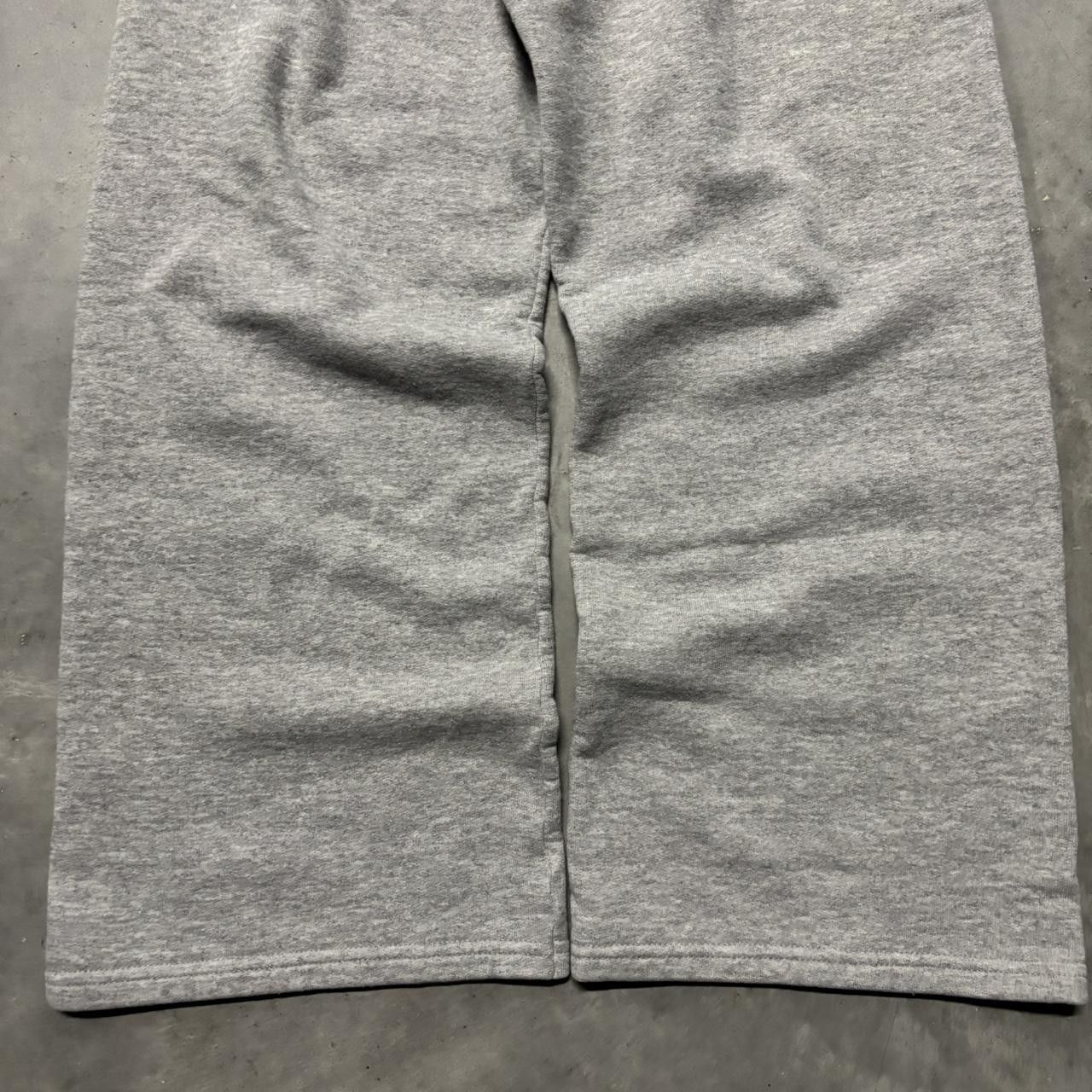 Japanese Brand × Vintage Crazy Vintage Y2K/2000s Light Grey Skater Essential Sweatpants! Size US 32 / EU 48 - 5 Thumbnail
