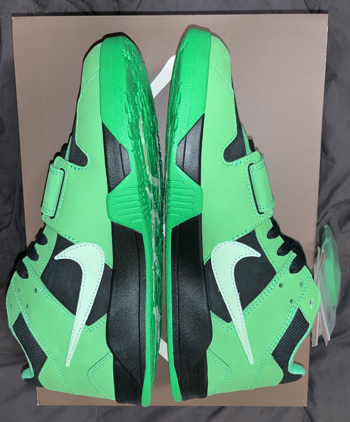 Nike × Travis Scott CJ1 T-REXX “GREEN SPARK” Size US 10 / EU 43 - 4 Thumbnail