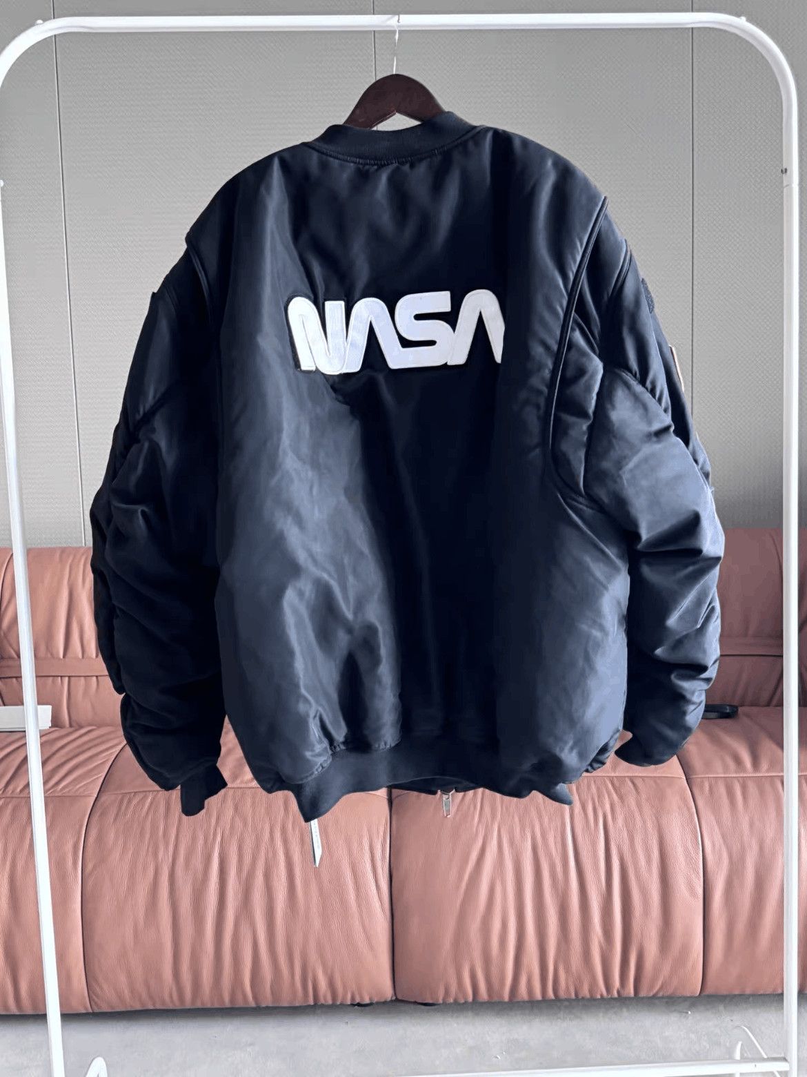 Balenciaga Balenciaga Sz 46 Balenciaga NASA Space Puffer Bomber-2506 Size US S / EU 44-46 / 1 - 2 Thumbnail