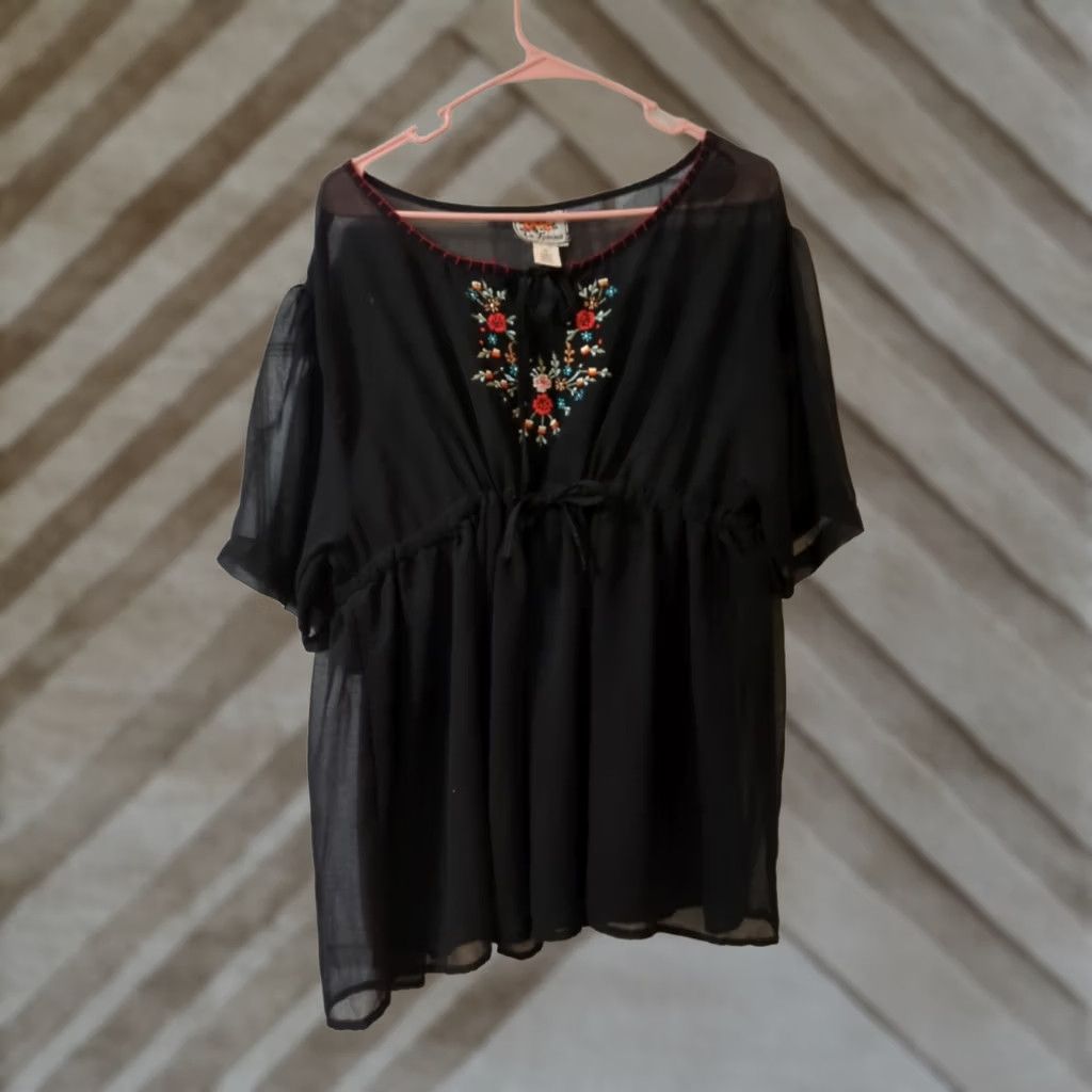 Vintage La Femme Blouse Shirt Womens 2XL Black Short Sleeve Round Neck Lace Chiffon Boho Classic Formal/Casual Shirt Size XXL / US 16-18 / IT 52-54 - 1 Thumbnail