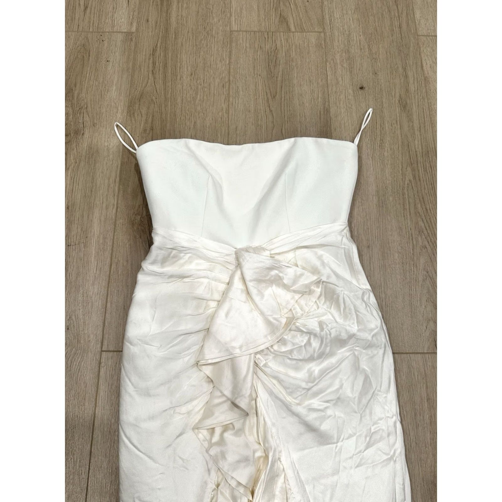Vintage NWT Cinq à Sept Women's Strapless Georgiana Dress Ivory Size 4 A-Line Hi-Low Polyester Blend Dress Mens Womens Size S / US 4 / IT 40 - 3 Thumbnail