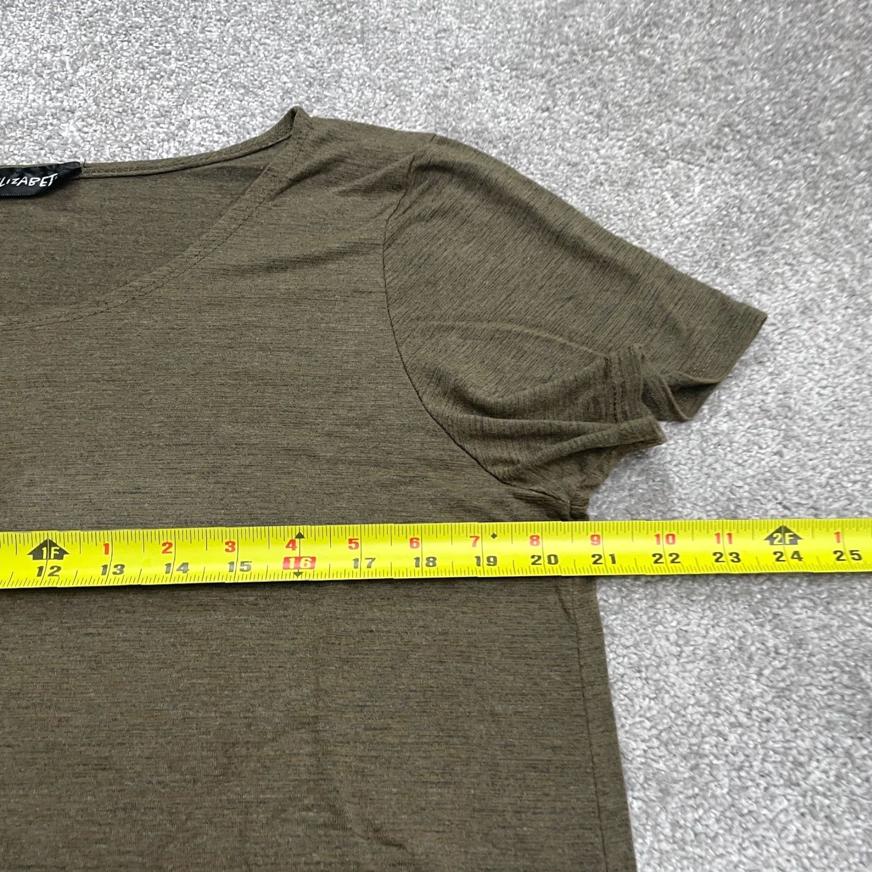 Vintage Elizabeth Blouse Shirt Womens Large Army Green Short Sleeve Round Neck Tie Front Casual Knit Rayon Regular Size L Clothing Size L / US 10 / IT 46 - 6 Thumbnail