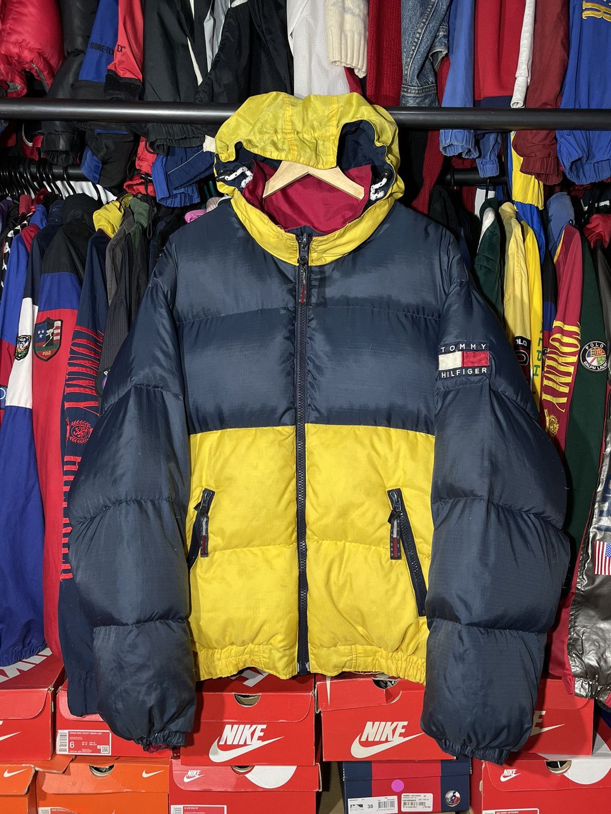 Tommy Hilfiger × Vintage Puffer Tommy Hilfiger Vintage 90’s Big Logo Reversible Size US XL / EU 56 / 4 - 5 Thumbnail