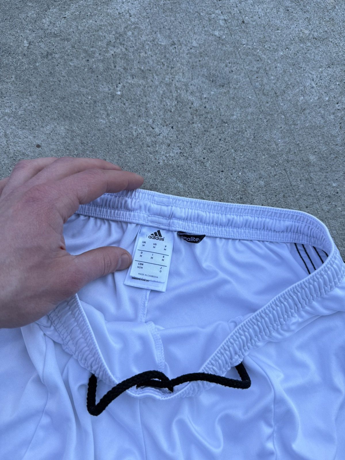 Adidas Vintage Adidas Y2K avantgarde streetwear shorts Size US 30 / EU 46 - 7 Thumbnail