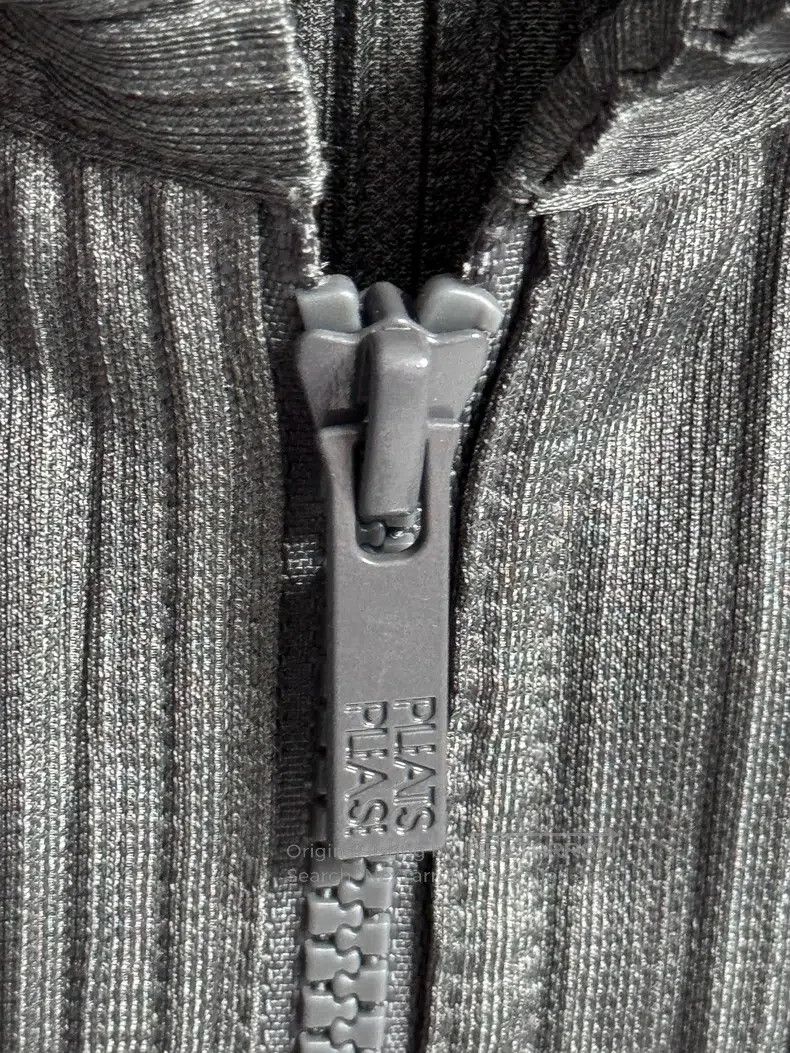 Issey Miyake Issey Miyake Puff Pleated Zipper Hooded Top Size L / US 10 / IT 46 - 2 Thumbnail