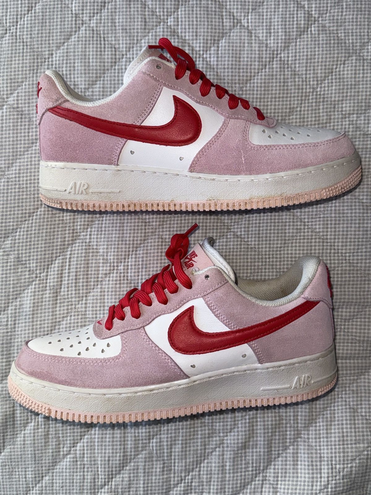 Nike Nike Air Force 1 Low ‘07 QS ‘ Valentine’s Day Love Letter ‘ Size US 8.5 / EU 41-42 - 1 Thumbnail