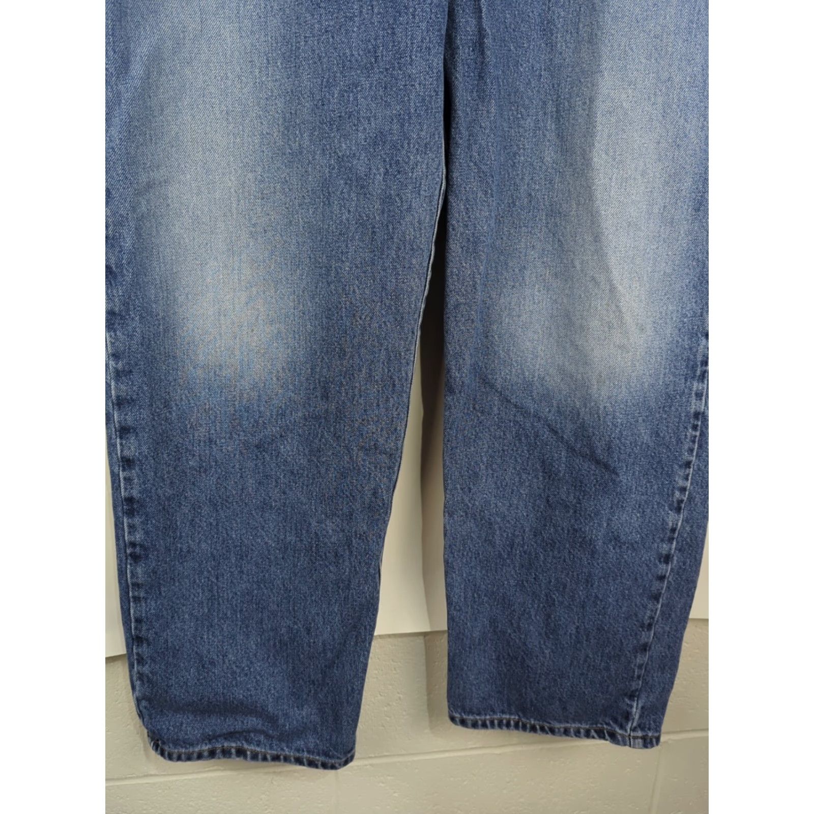Guess VINTAGE Guess USA Men's Blue Jeans Relaxed Baggy Denim 36x34 Medium Wash Jeans Mens Blue 36-34 Relaxed 5-Pocket Logo Zipper Pocket Designer 90s Theme Size US 36 / EU 52 - 6 Thumbnail
