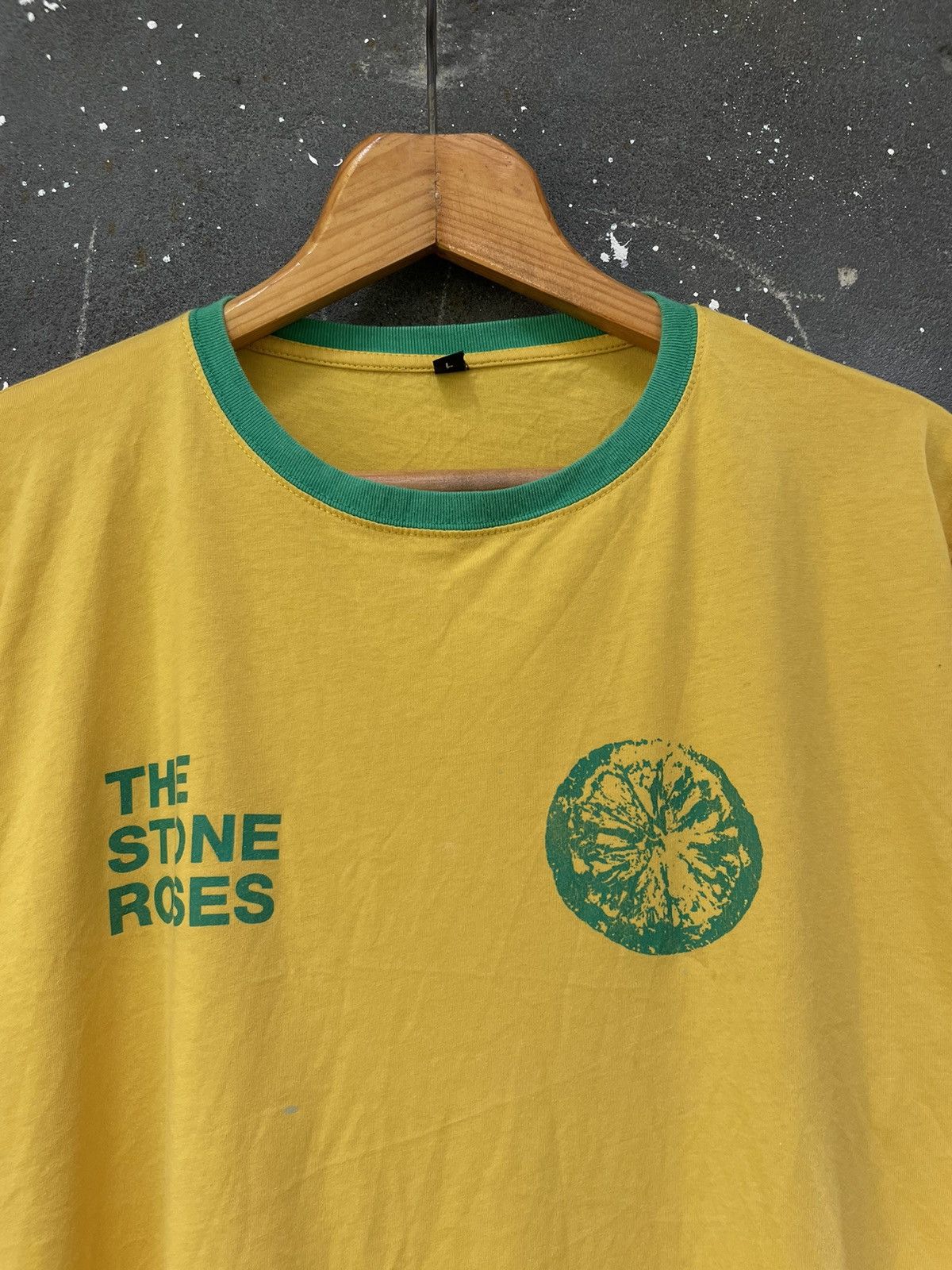 Vintage The Stone Roses 00’s Vintage T-Shirt Tour Yellow RARE Size US L / EU 52-54 / 3 - 4 Thumbnail