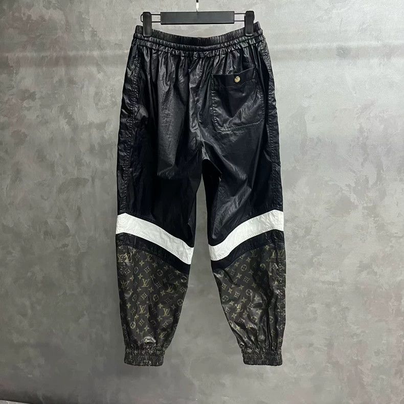 Louis Vuitton Louis Vuitton 24 new black Logo printed mid-rise strappy s Size US 34 / EU 50 - 5 Thumbnail