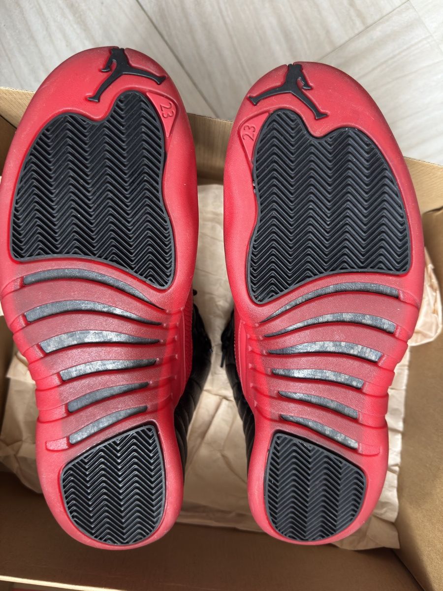 Jordan Brand × Nike Jordan 12 Flu Game Size US 11 / EU 44 - 2 Thumbnail