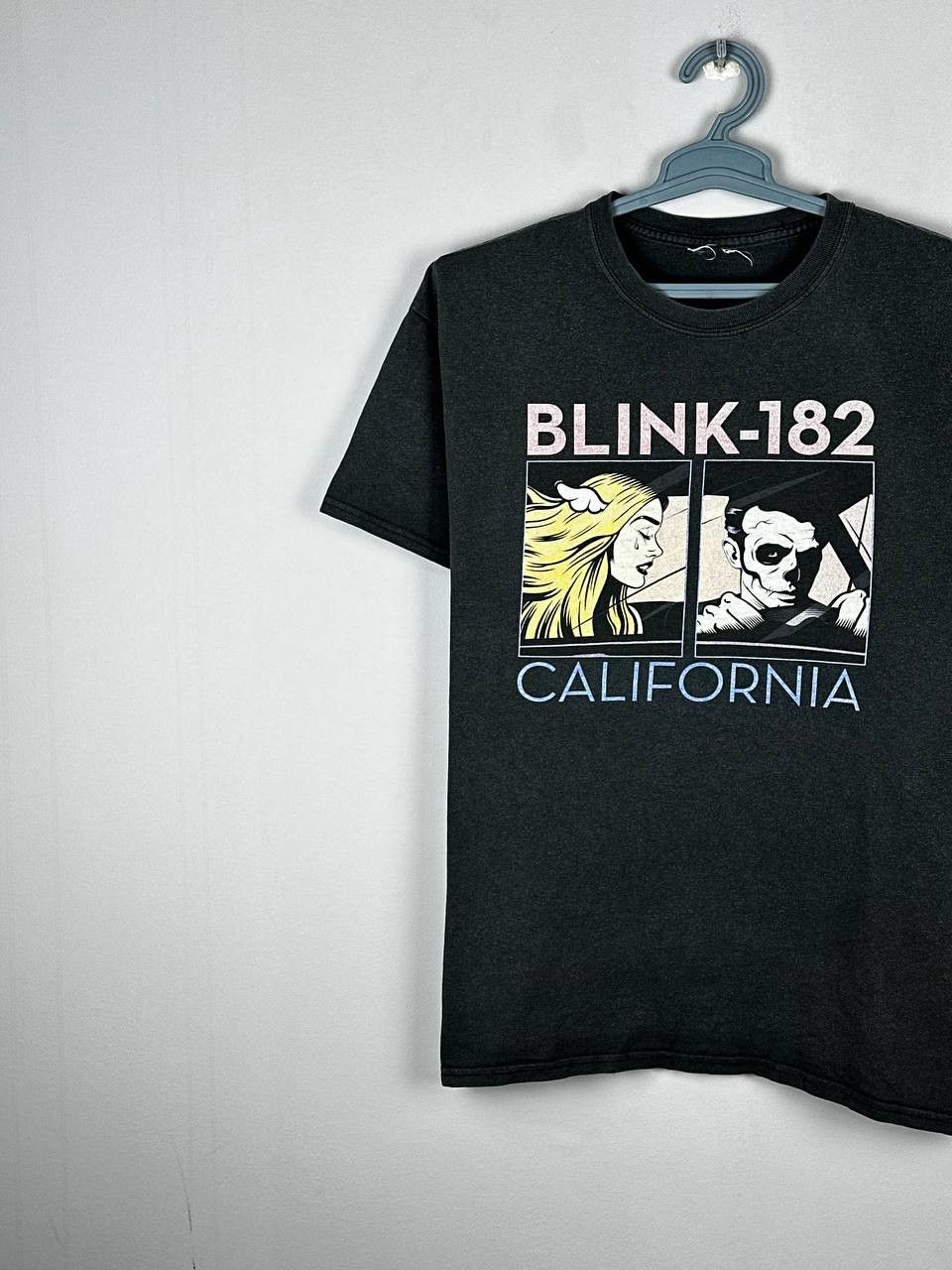 Band Tees Blink 182 Big Logo Punk Rock Band Faded T Shirt Size US M / EU 48-50 / 2 - 2 Thumbnail