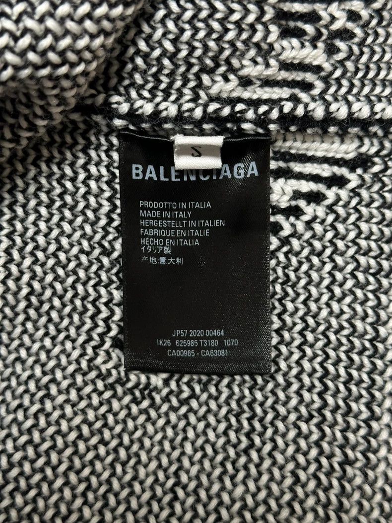 Balenciaga Balenciaga Cursive alphabet bullet screen sweater Size US S / EU 44-46 / 1 - 5 Thumbnail