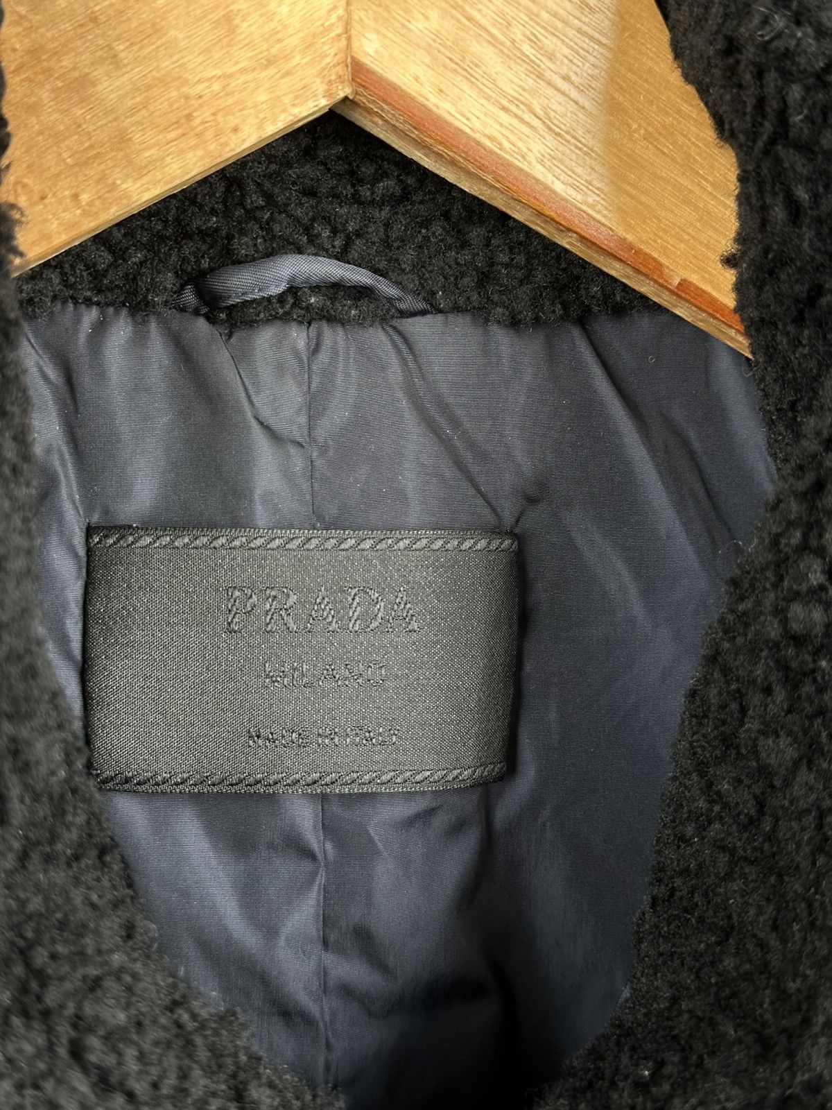 Prada Prada - Collared Nylon Technical Vest - Faux Sherling Collar Size M / US 6-8 / IT 42-44 - 13 Thumbnail