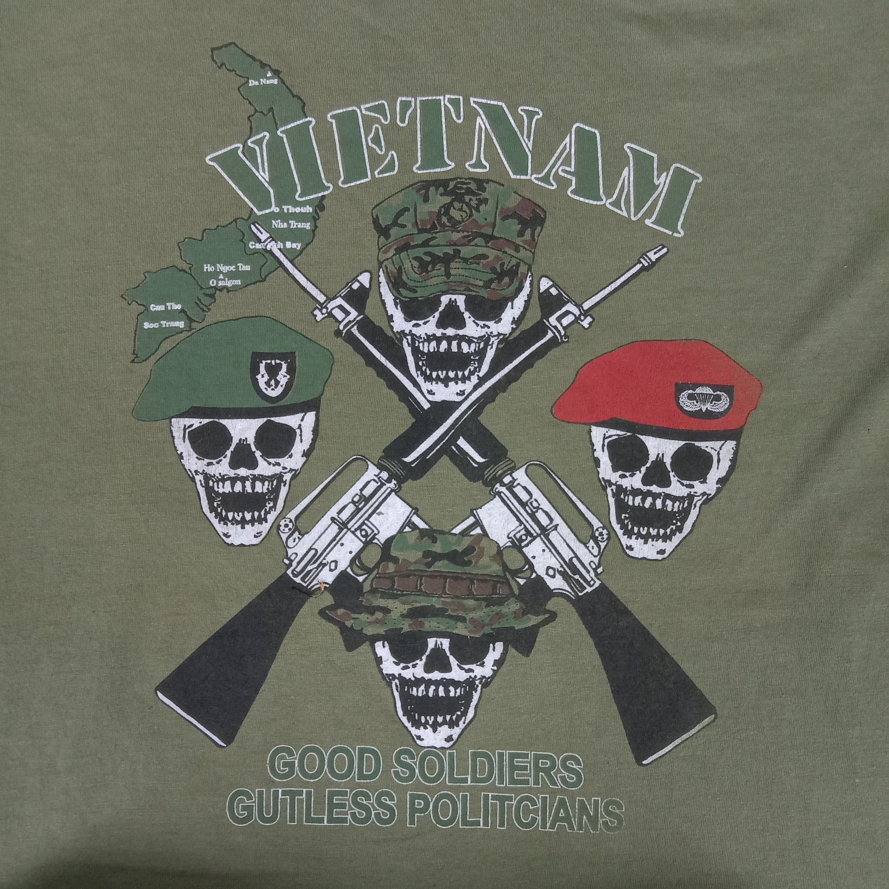 Vintage 90's Vietnam Good Soldiers Cutless Politcians Tshirt Size US M / EU 48-50 / 2 - 2 Thumbnail