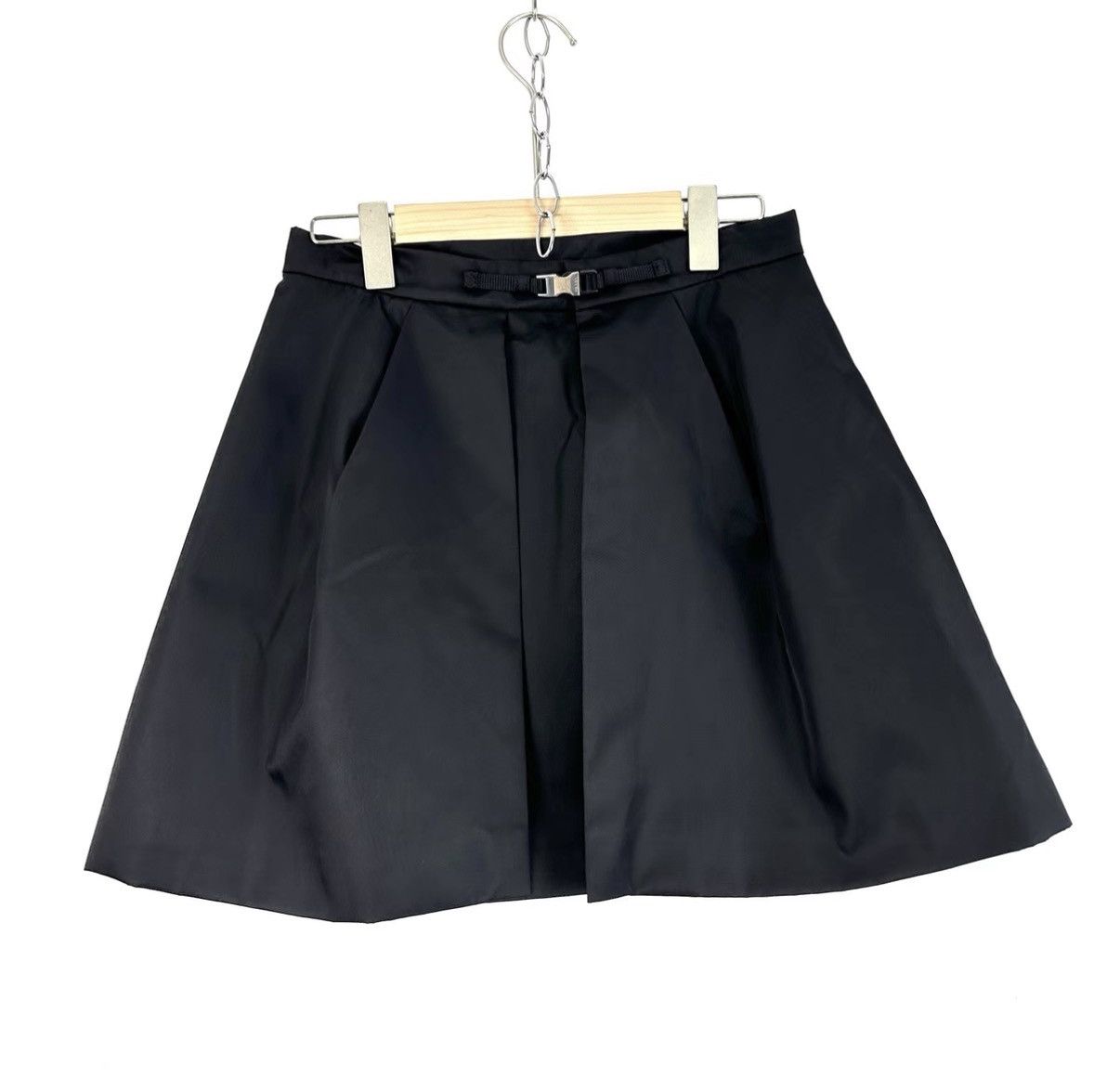 Prada Prada / Black Triangle Logo Re-Nylon Mini Skirt K12 Size 28" / US 6 / IT 42 - 2 Thumbnail
