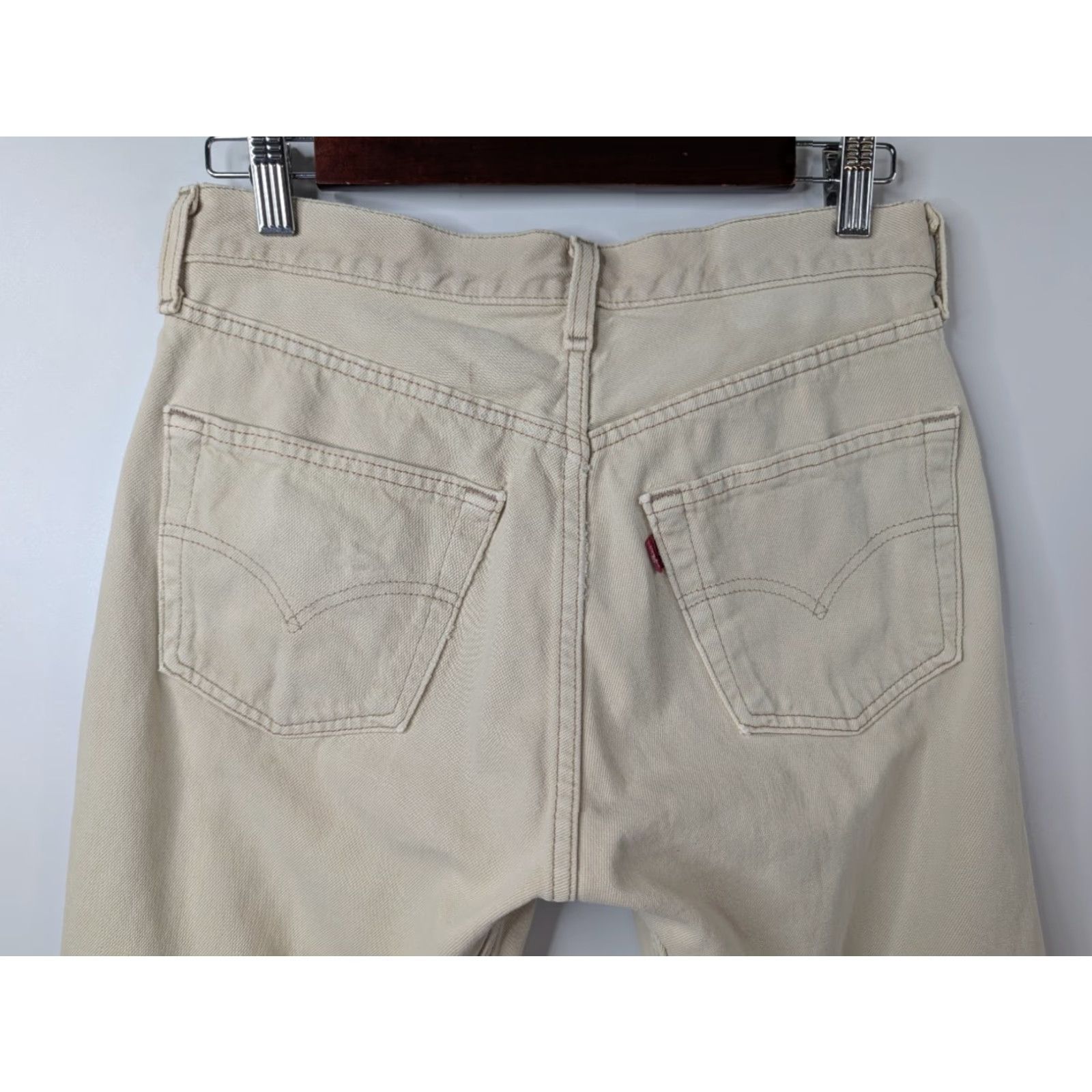 Levi's VINTAGE Levi's 501 Jeans Mens 31x30 Cream Beige Distress Denim Button Fly USA Size US 31 - 6 Thumbnail