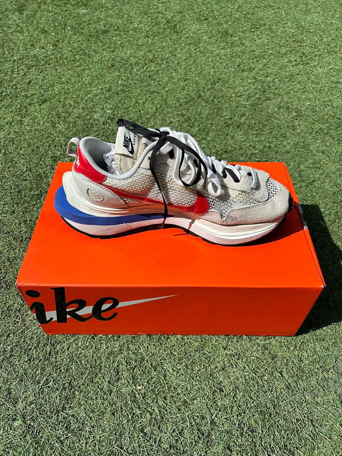 Nike × Sacai Nike Sacai Vaporwaffle Royal Fuschia sneakers Size US 10 / EU 43 - 2 Thumbnail
