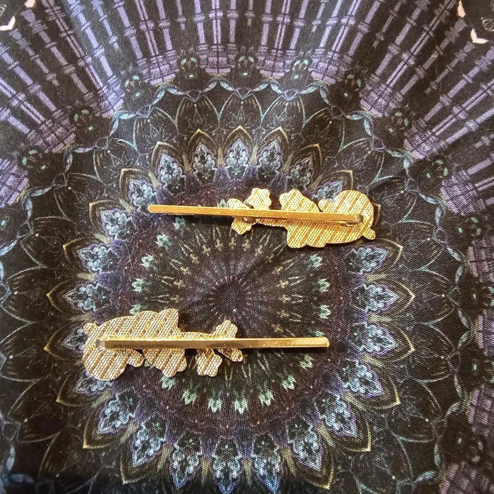 Designer Women's Ghost and Leave BobbyPins 4 total Size ONE SIZE - 3 Thumbnail
