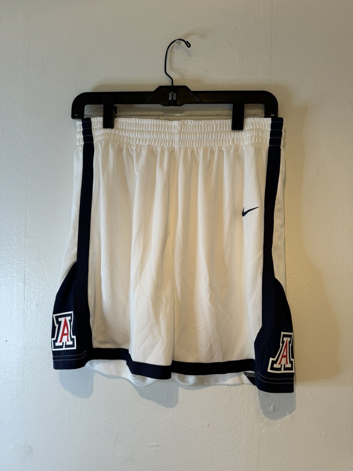 Nike Nike University of Arizona Basketball Shorts Women’s M NEW Size 32" / US 10 / IT 46 - 1 Thumbnail