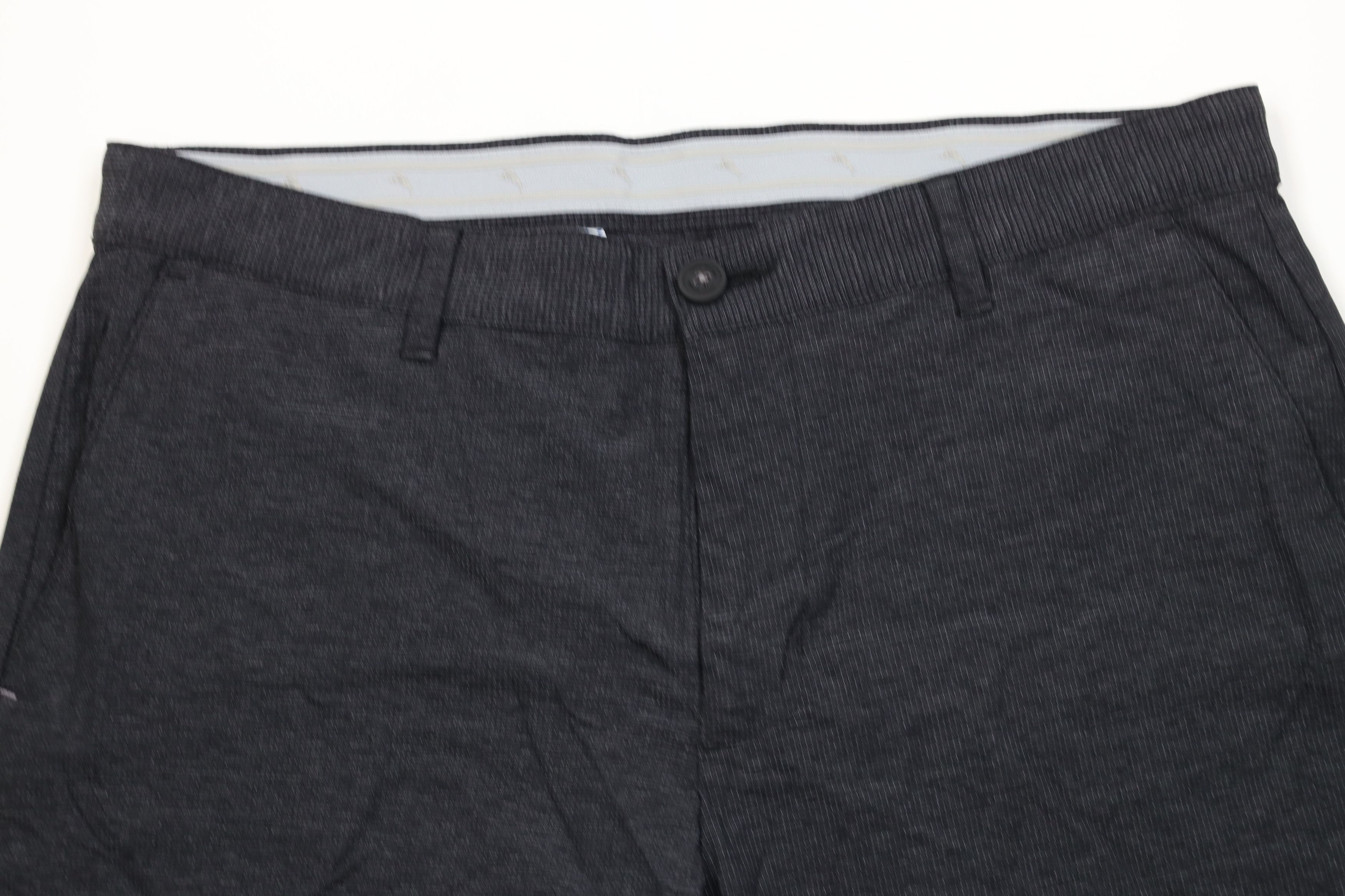 Tommy Bahama Tommy Bahama Golfing Golf Chino Shorts Charcoal Gray Plaid Size US 34 / EU 50 - 2 Thumbnail