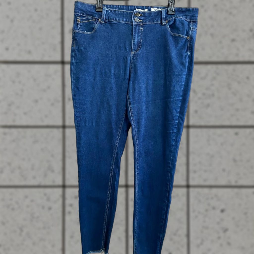 Forever 21 Indigo Rein Forever Jeans Womens Size 20 Blue Jeans Regular Size 20 Women Comfort Fit Blue Forever Jeans Size 42" / US 20 - 1 Thumbnail